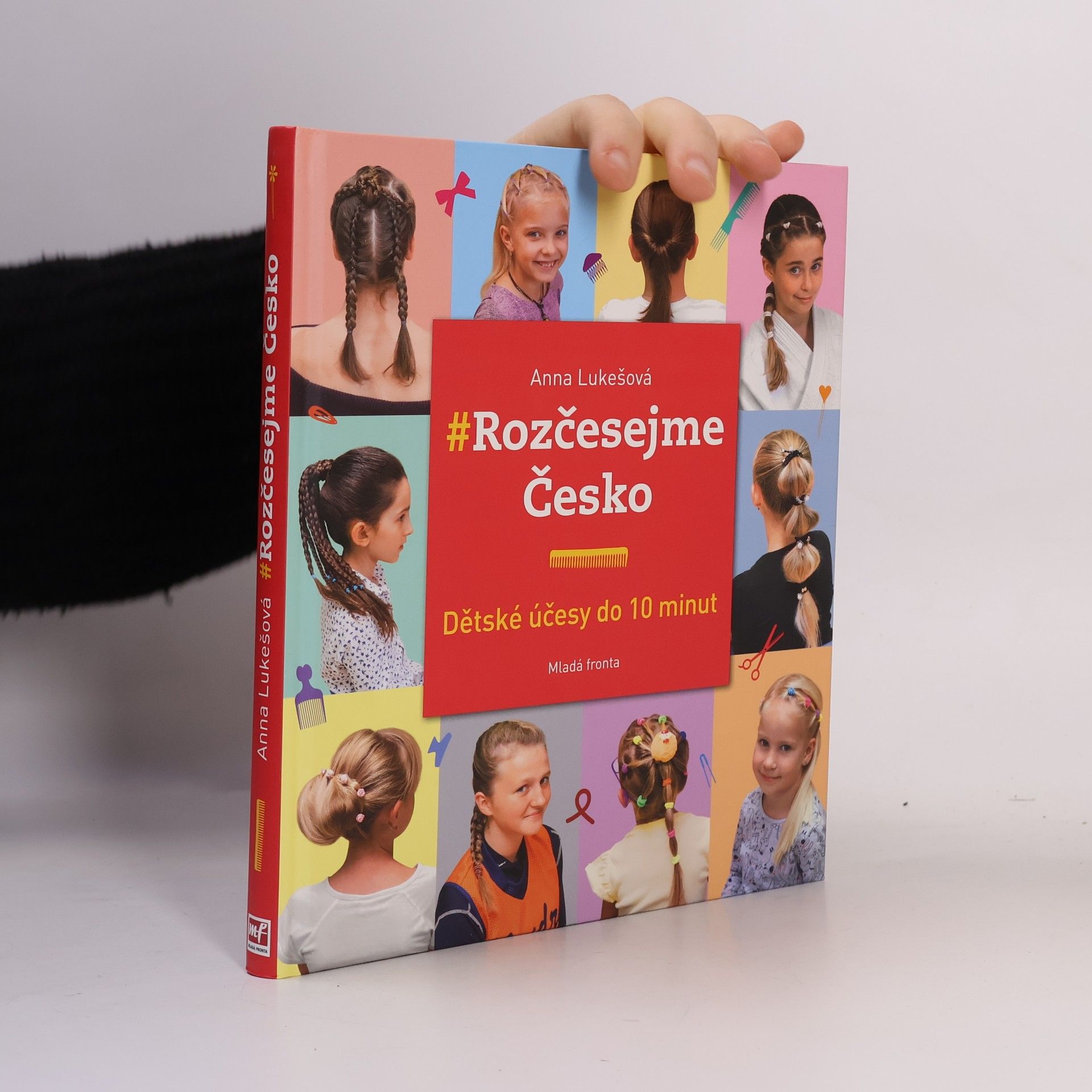 Anna Lukešová #Rozčesejme Česko: Dětské účesy do 10 minut