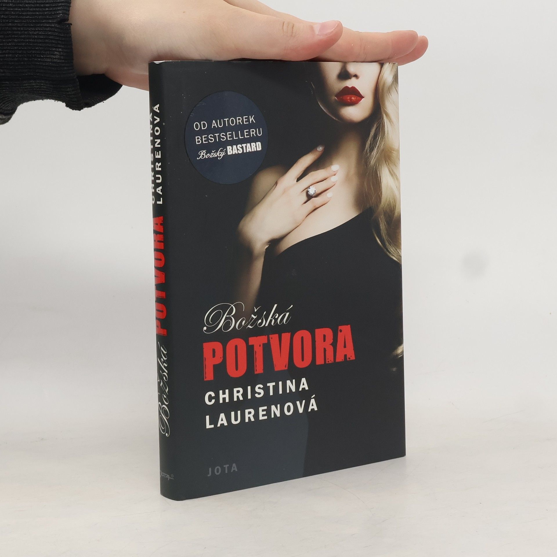 Christina Lauren Božská potvora