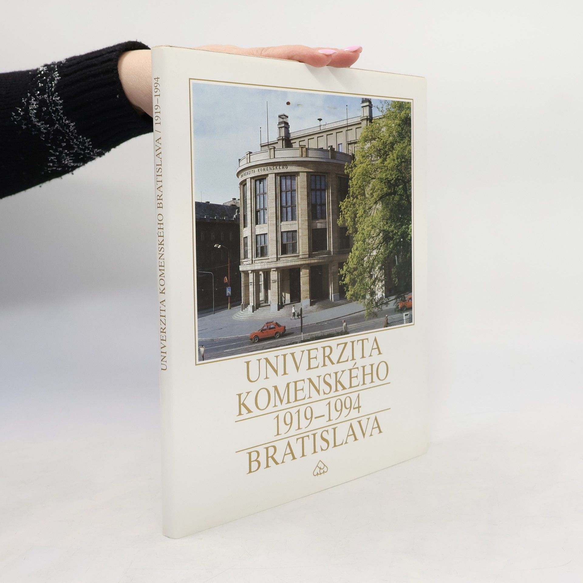 Júlia Hautová Univerzita Komenského 1919-1994. Bratislava