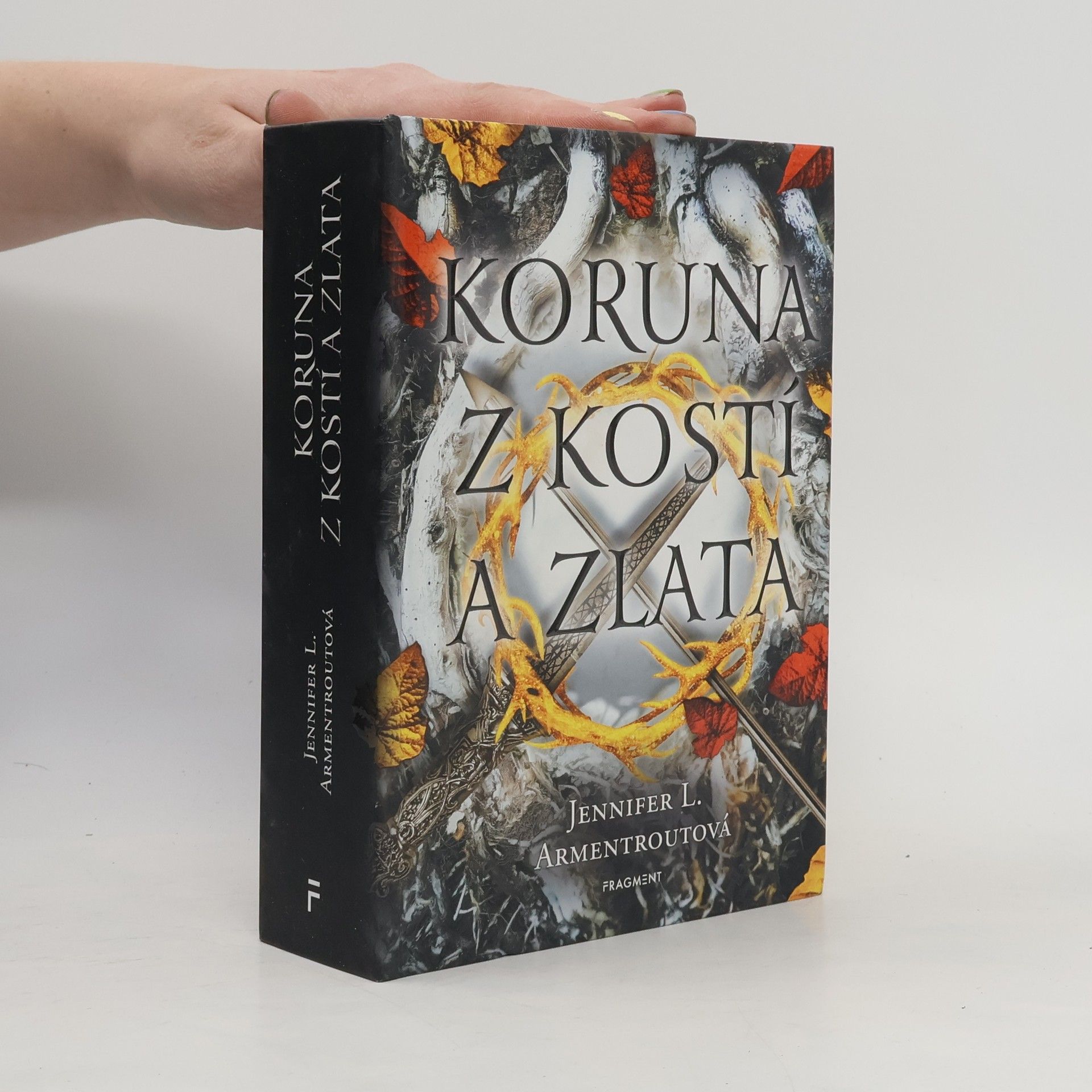 Jennifer L. Armentrout Koruna z kostí a zlata