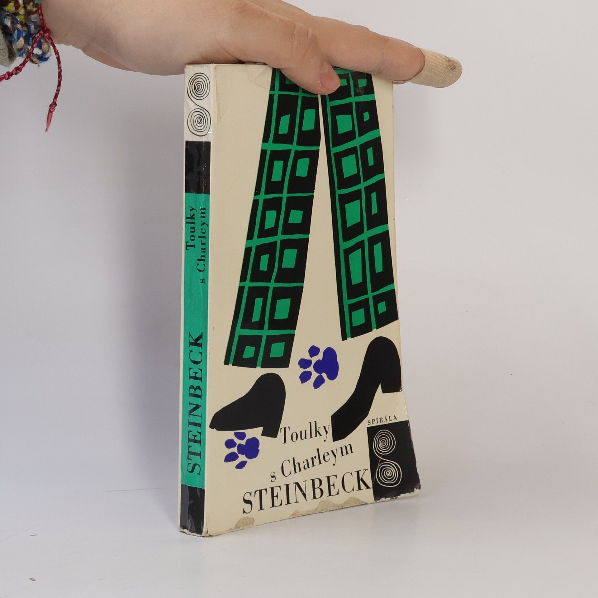 John Steinbeck Toulky s Charleym za poznáním Ameriky