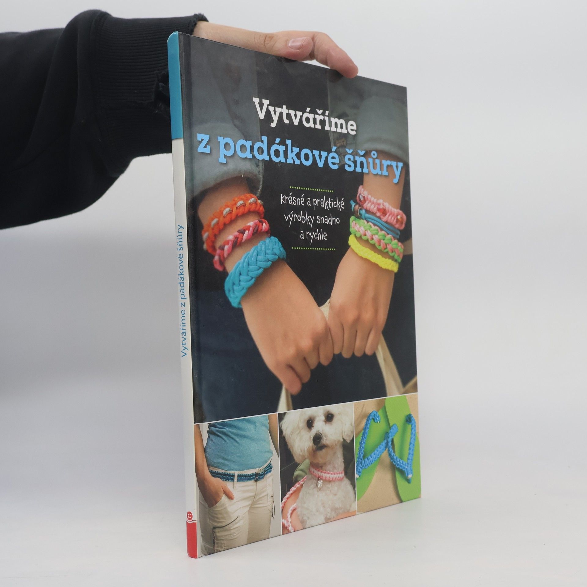 Samantha Grenier Vytváříme z padákové šňůry