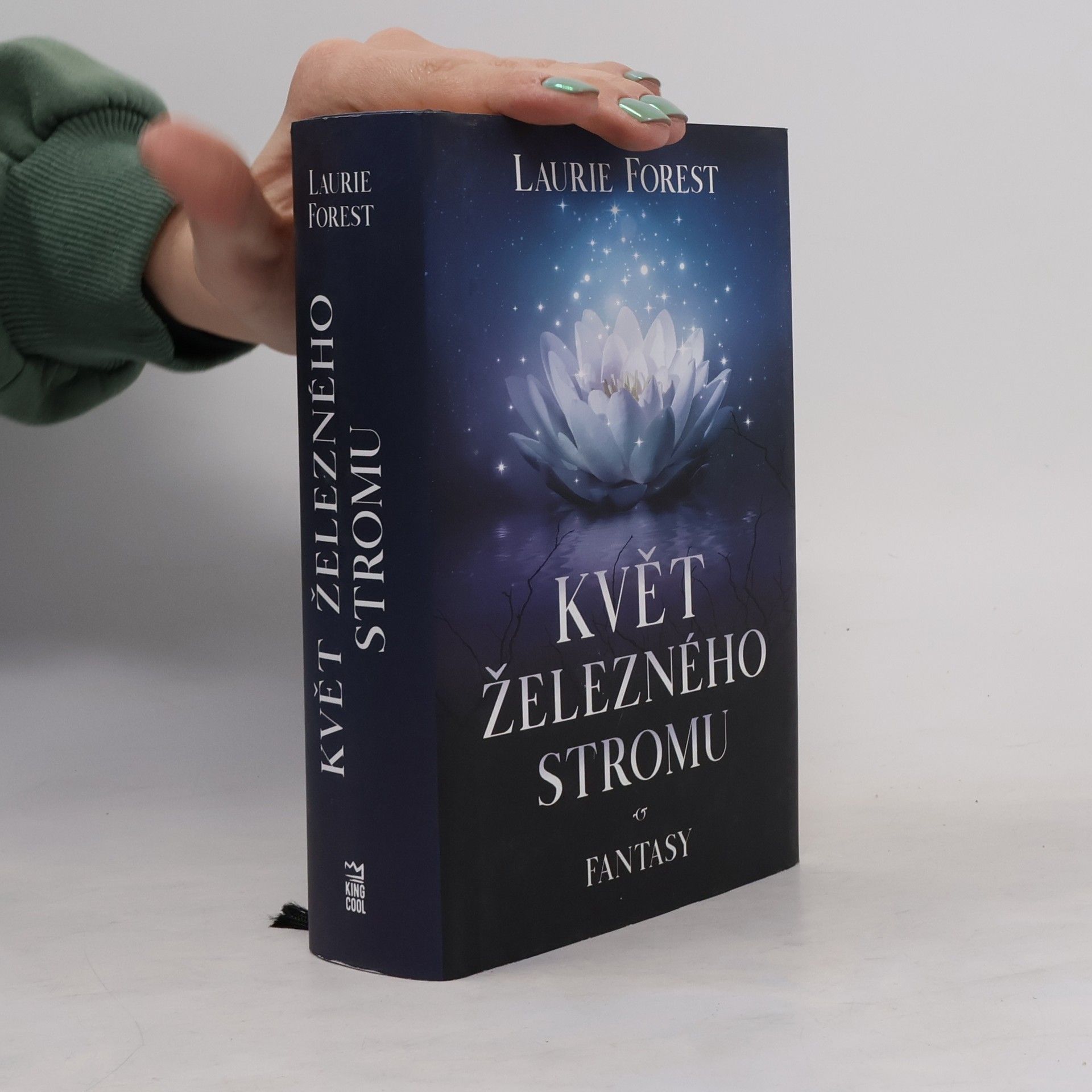 Laurie Forest Květ železného stromu