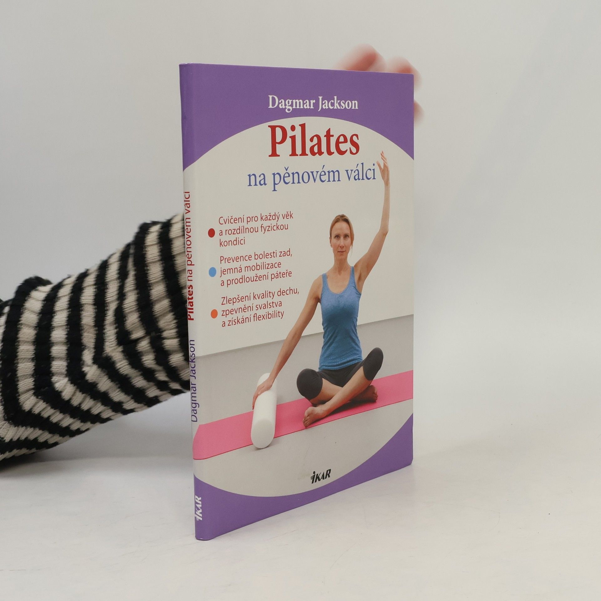 Dagmar Jackson Pilates na pěnovém válci