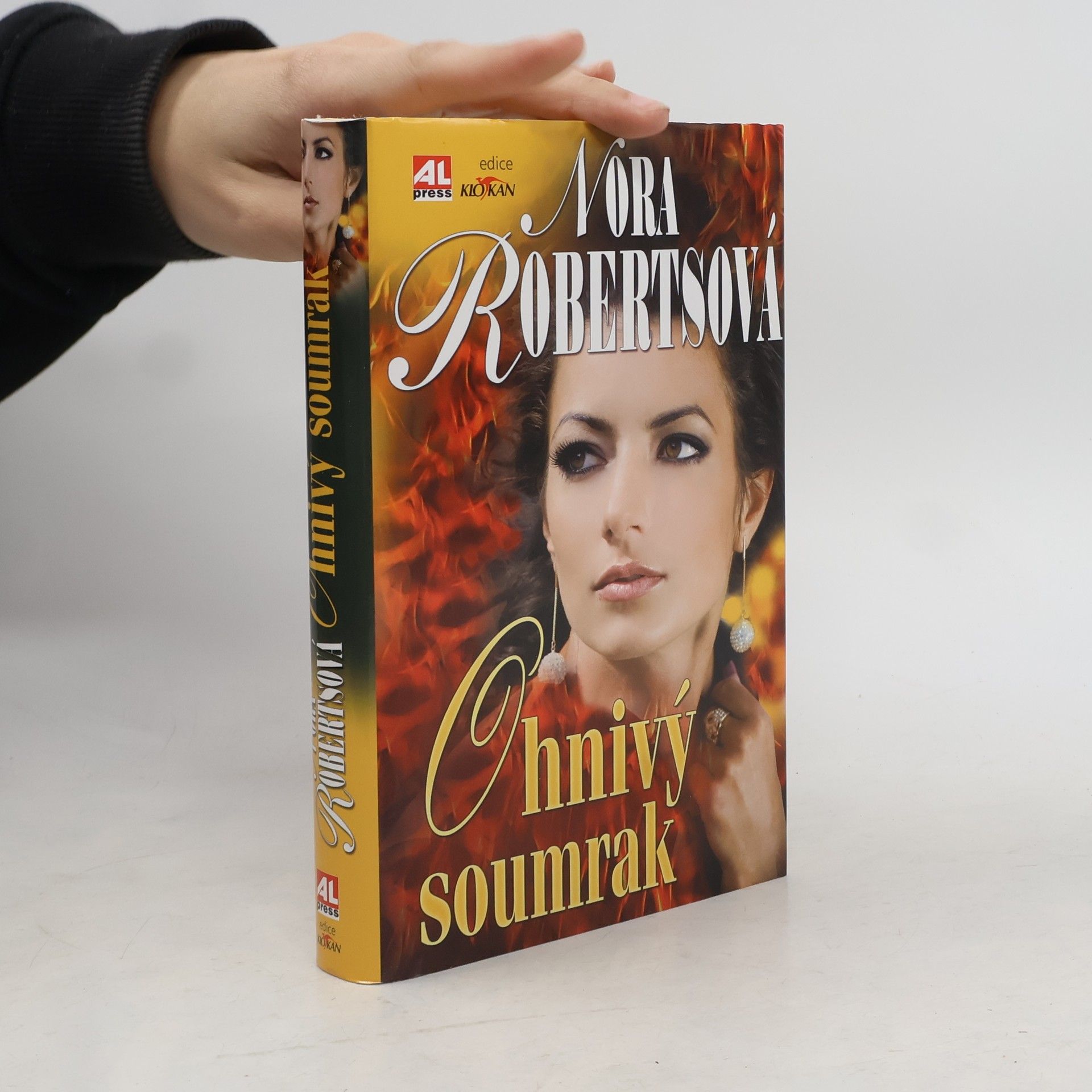 Nora Roberts Ohnivý soumrak