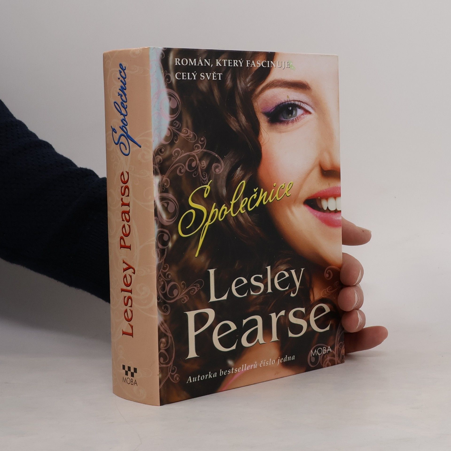 Lesley Pearse Společnice