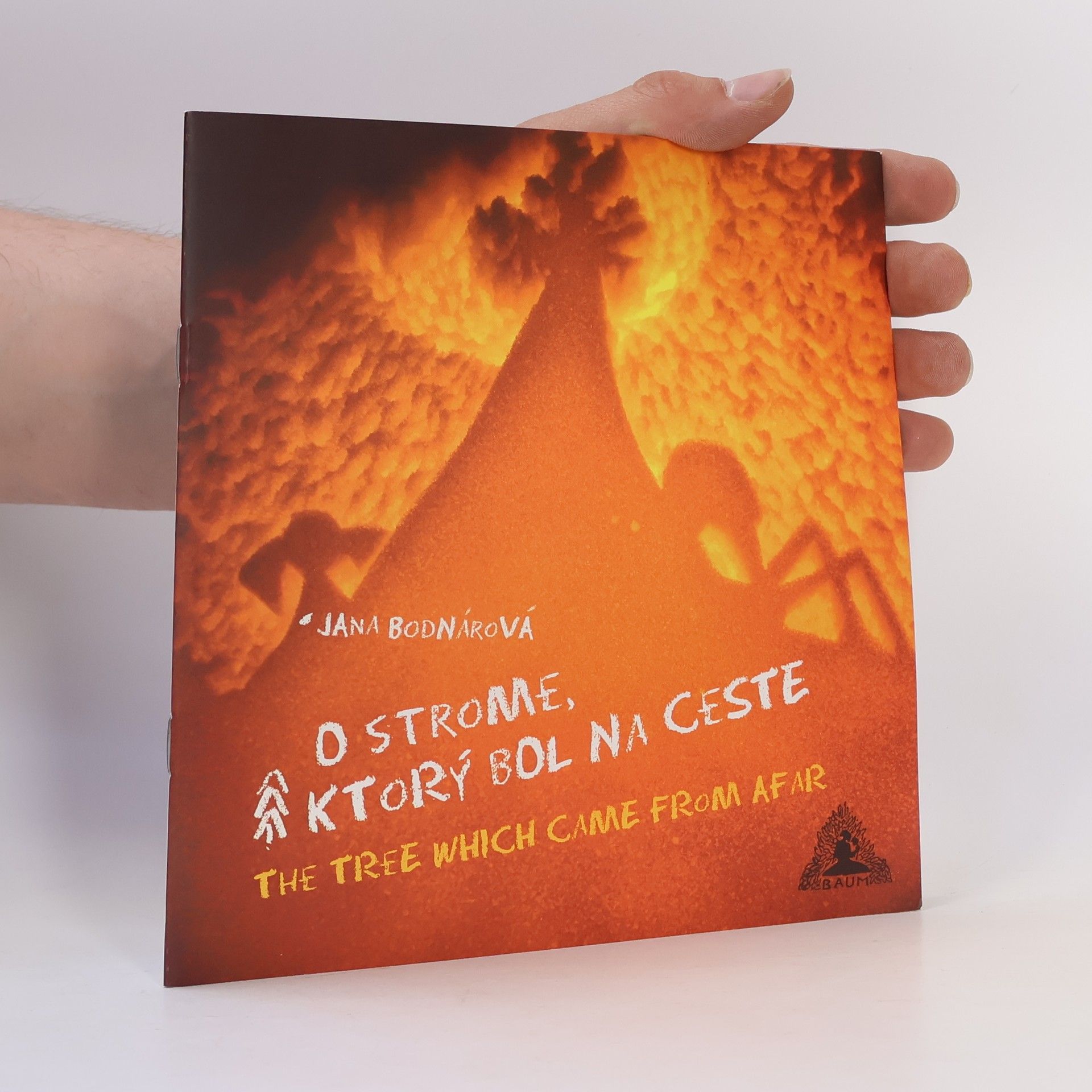 O strome, ktorý bol na ceste