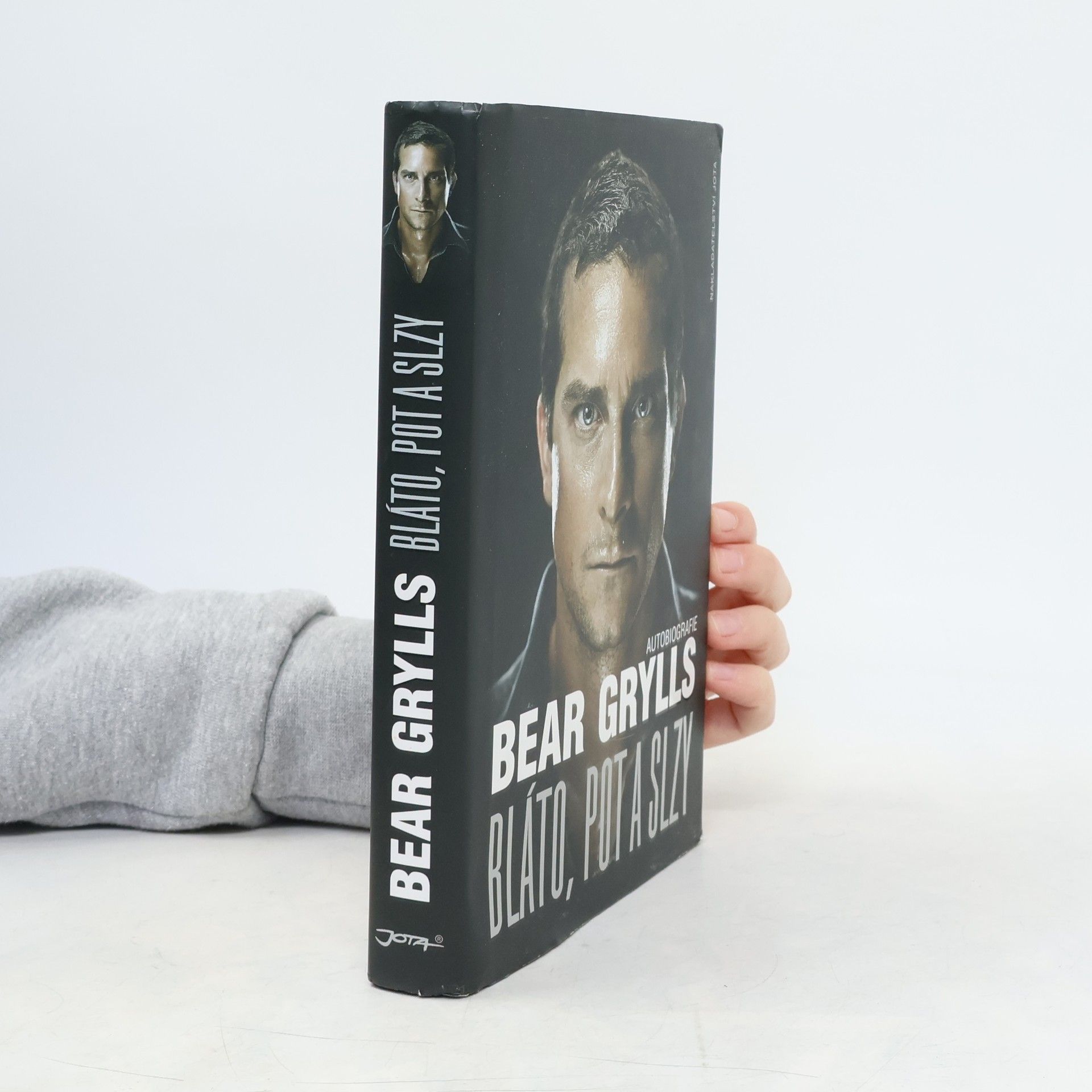 Bear Grylls Bláto, pot a slzy: Autobiografie
