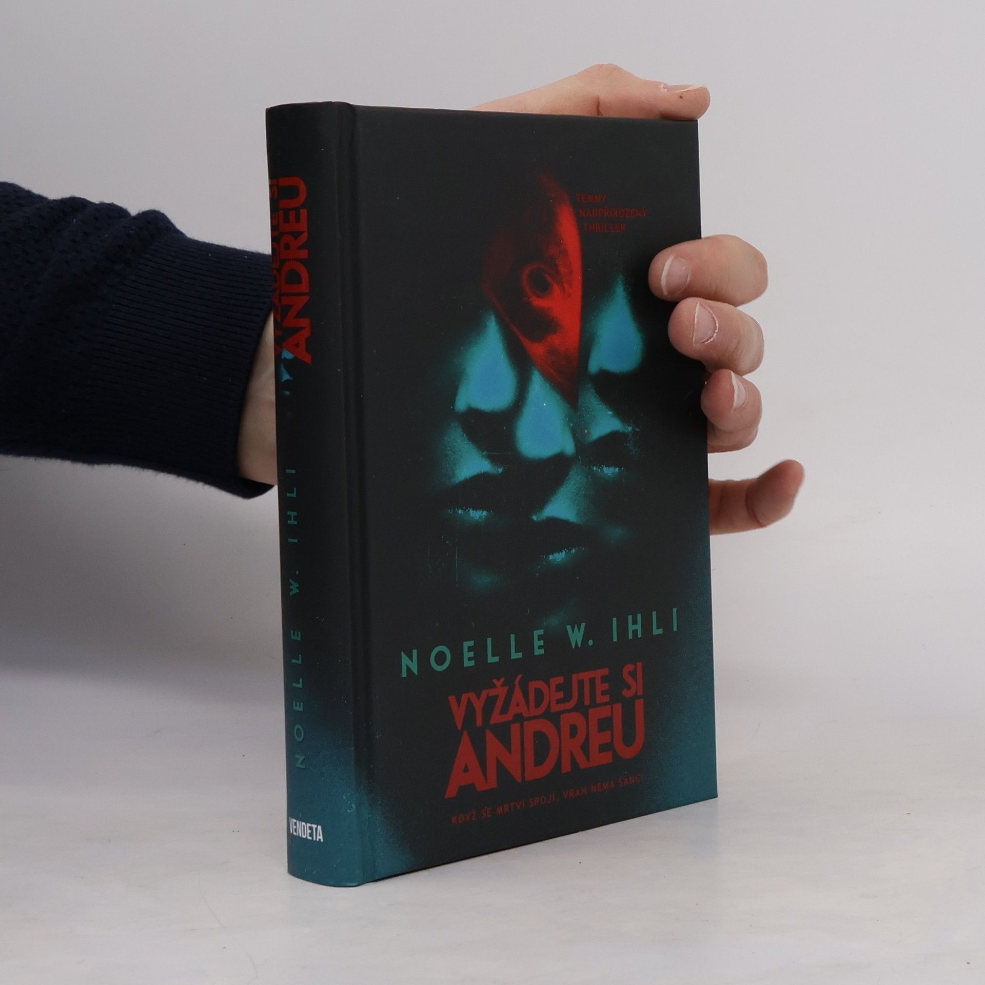Noelle W. Ihli Vyžádejte si Andreu