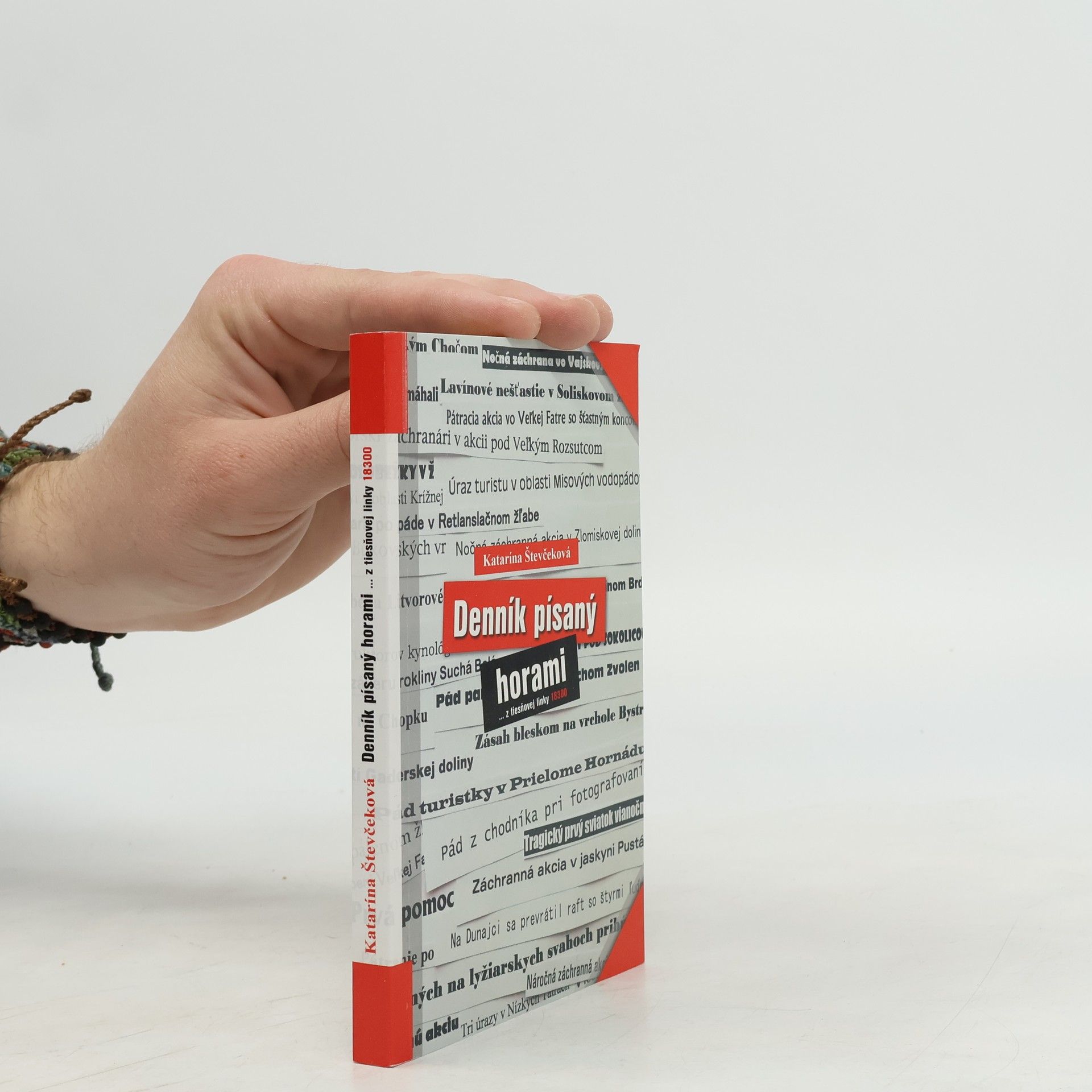 Katarína Števčeková Denník písaný horami... z tiesňovej linky 18300
