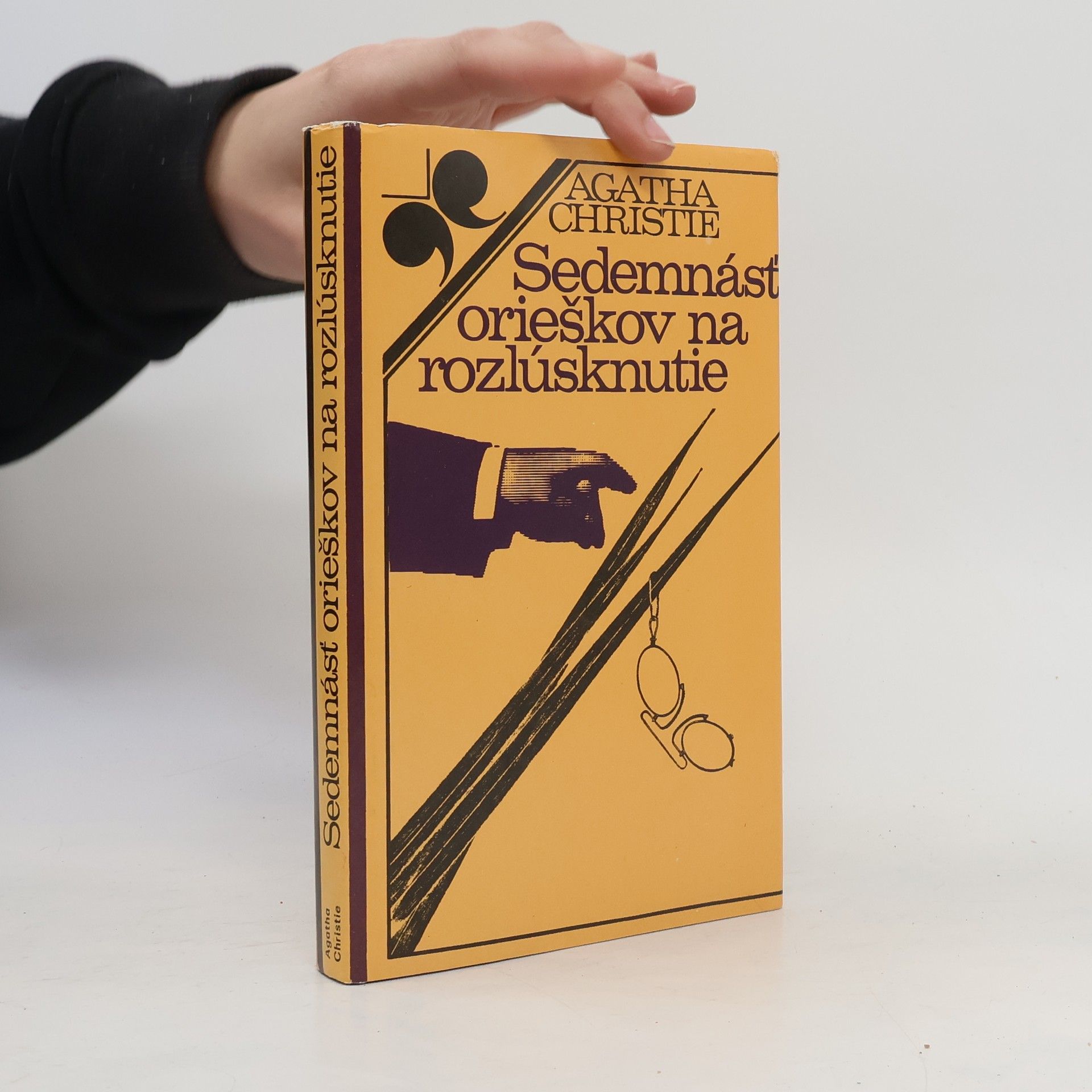 Agatha Christie Sedemnásť orieškov na rozlúsknutie