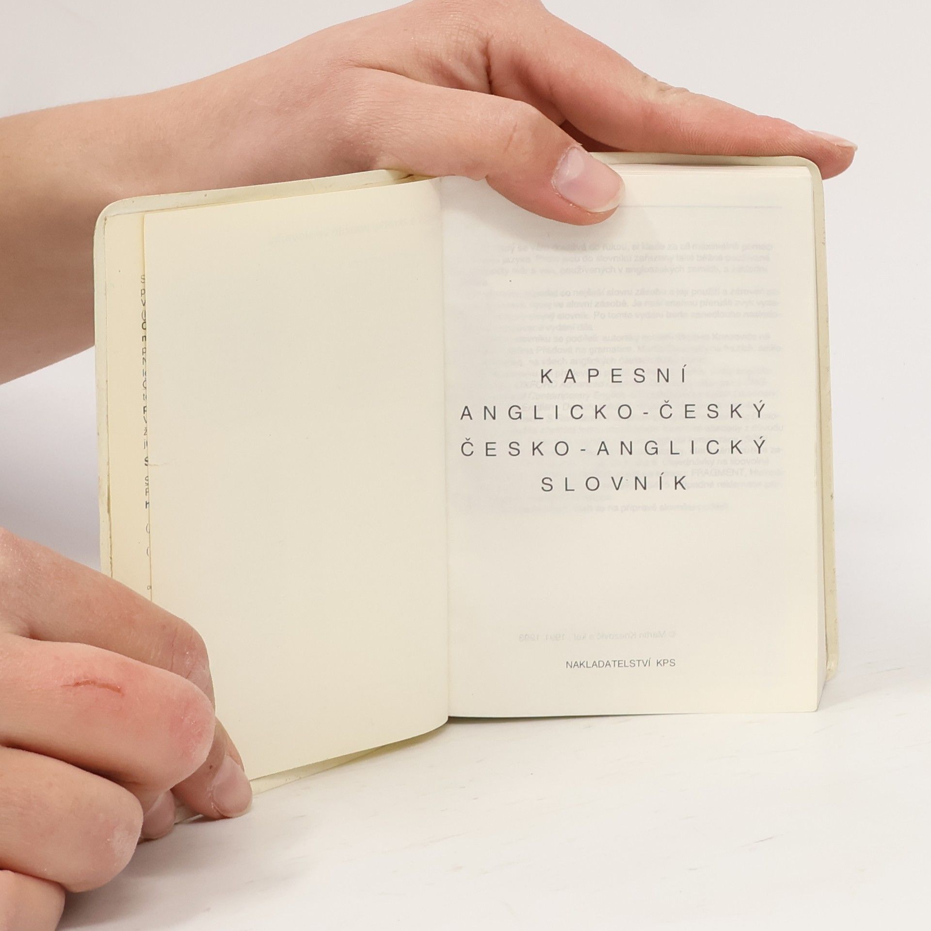Martin Knezovič Kapesní anglicko-český, česko-anglický slovník