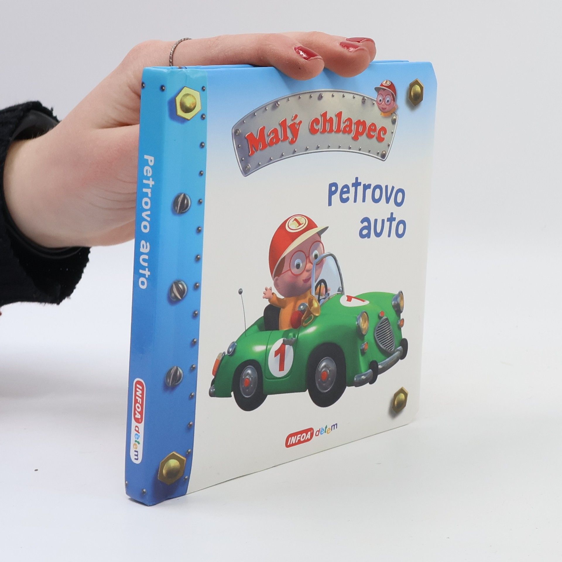 Émilie Beaumont Malý chlapec - Petrovo auto