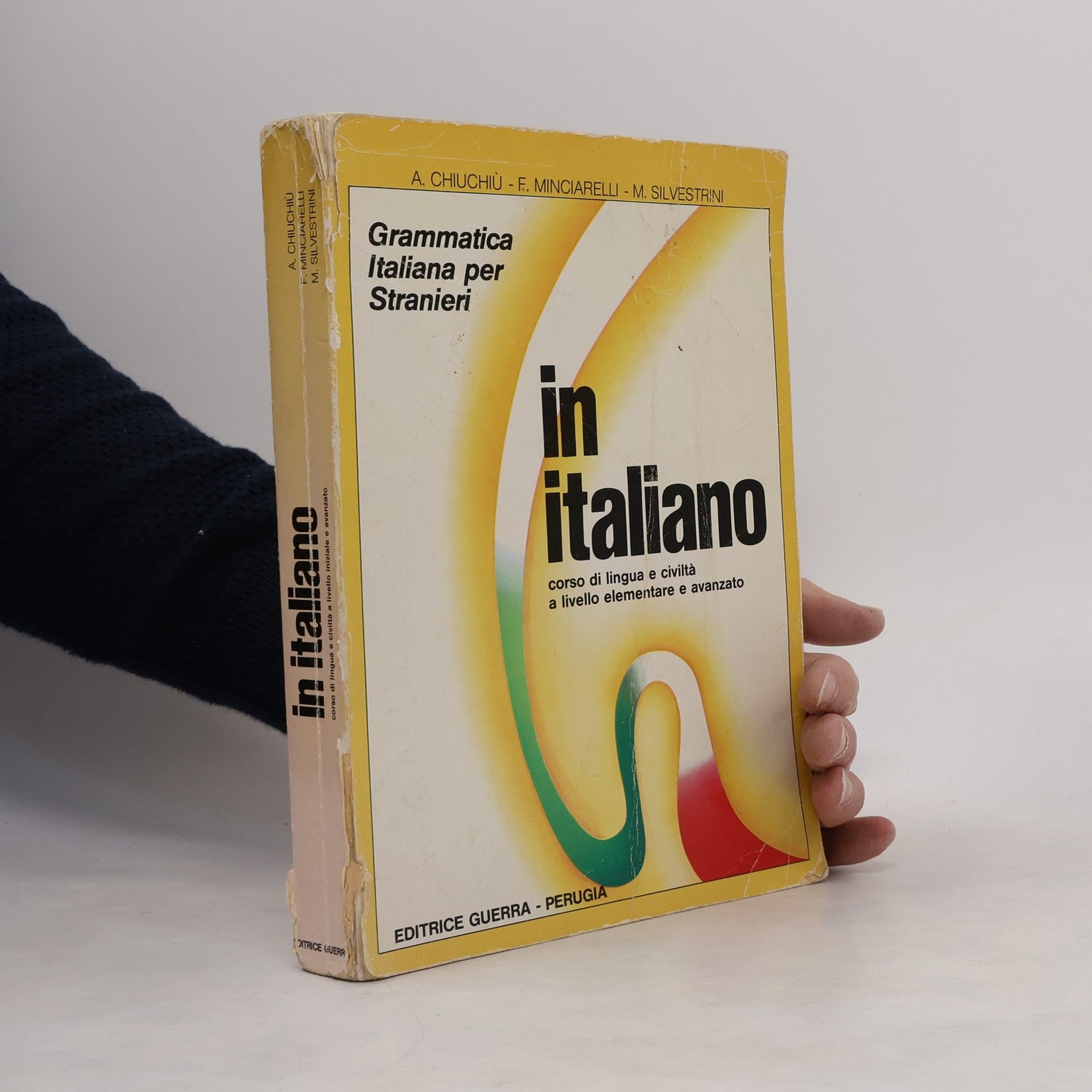Angelo Chiuchiù In italiano : grammatica Italiana per stranieri