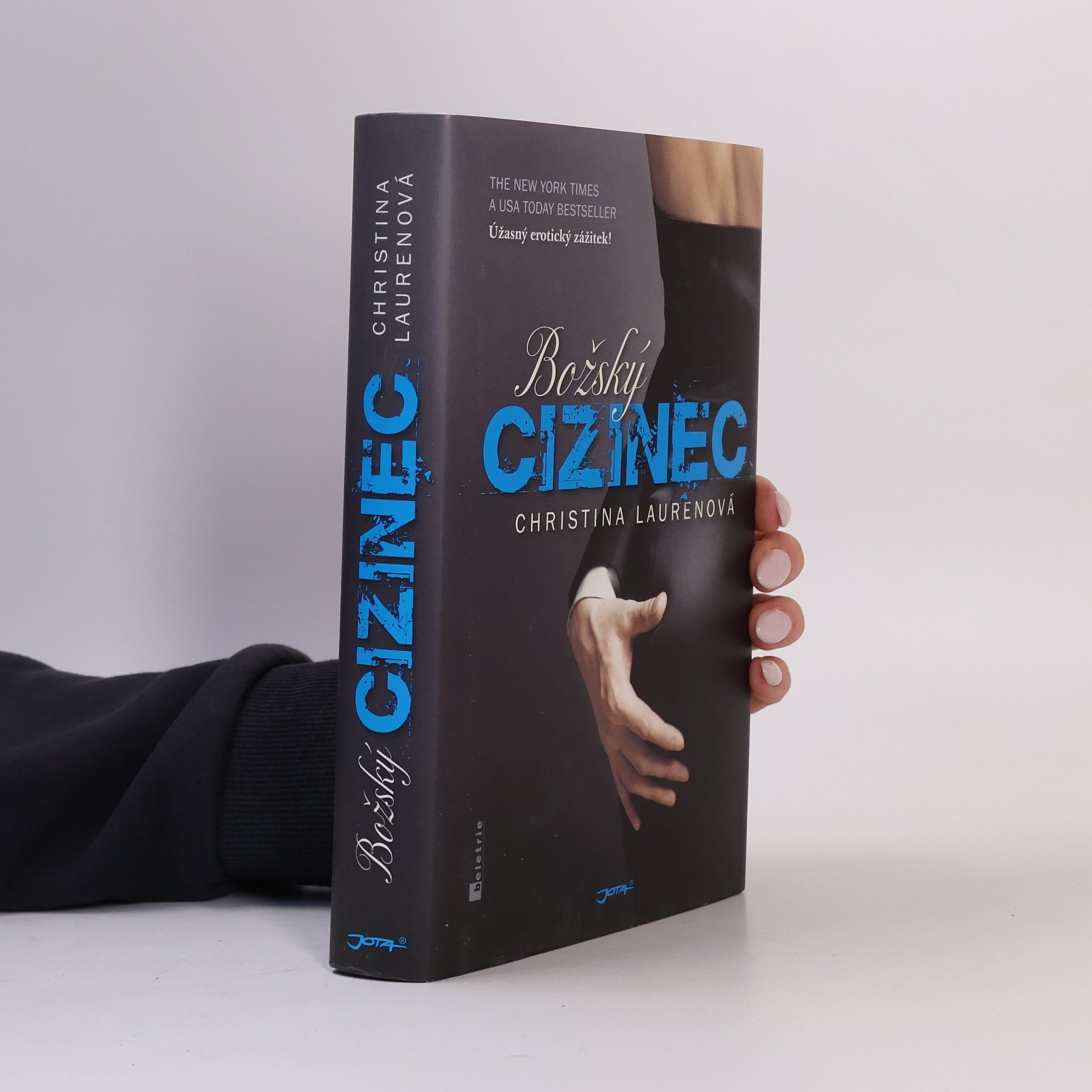 Christina Lauren Božský cizinec