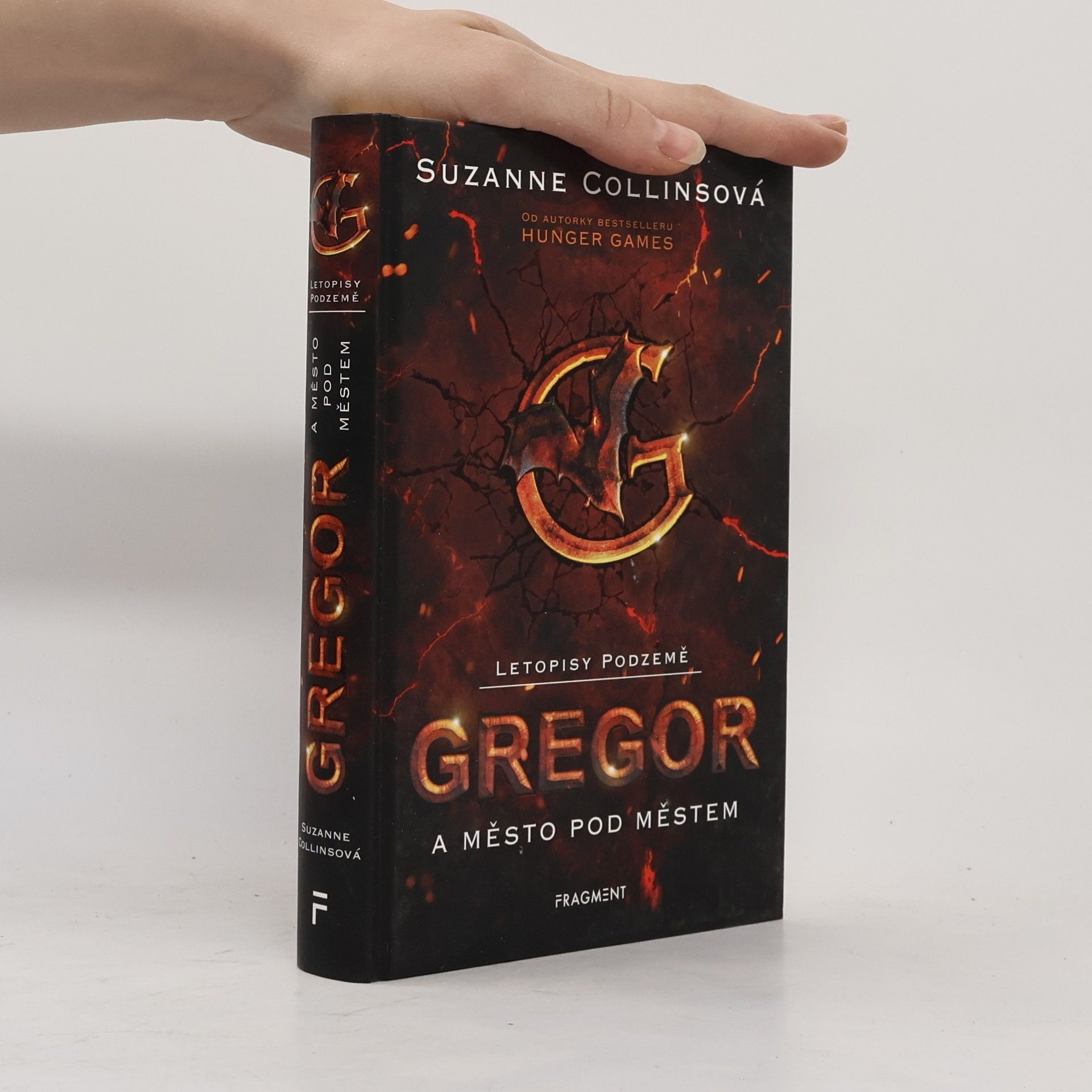 Suzanne Collins Letopisy Podzemě. Gregor a město pod městem