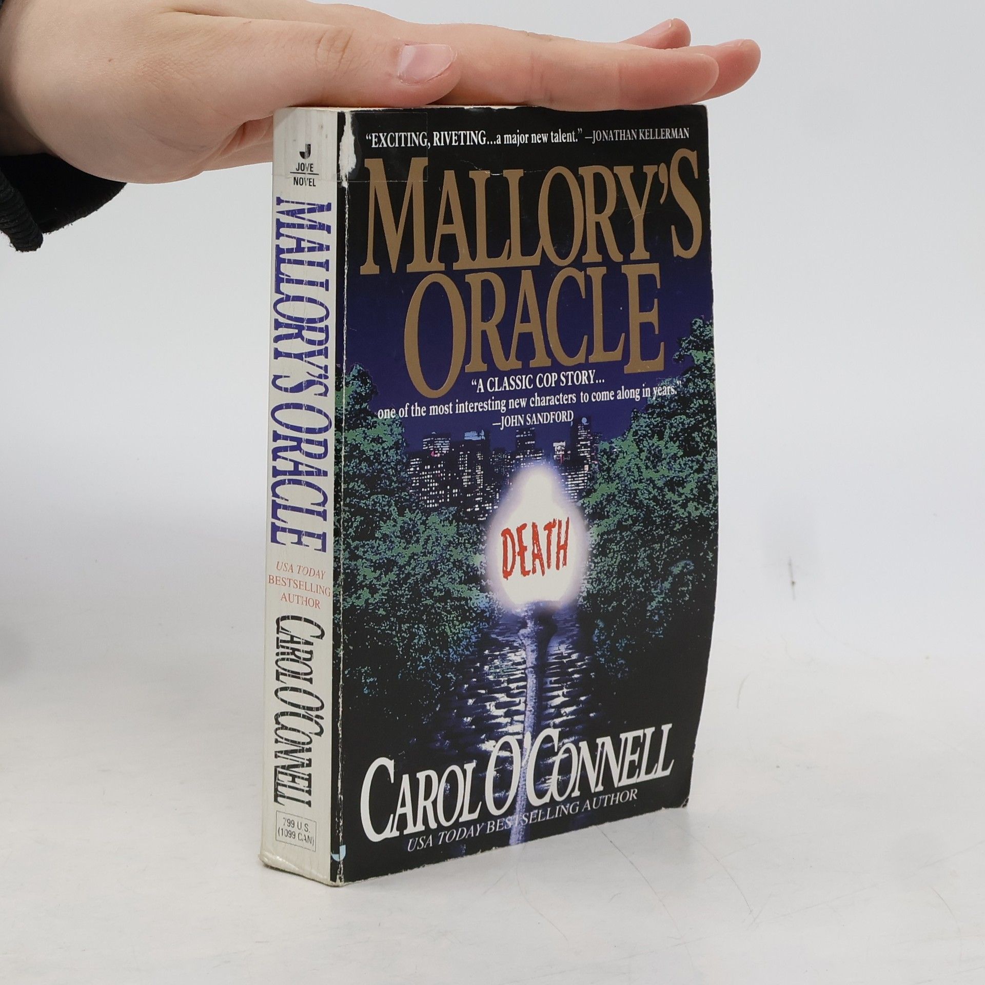 Carol O. Connell Mallory's Oracle
