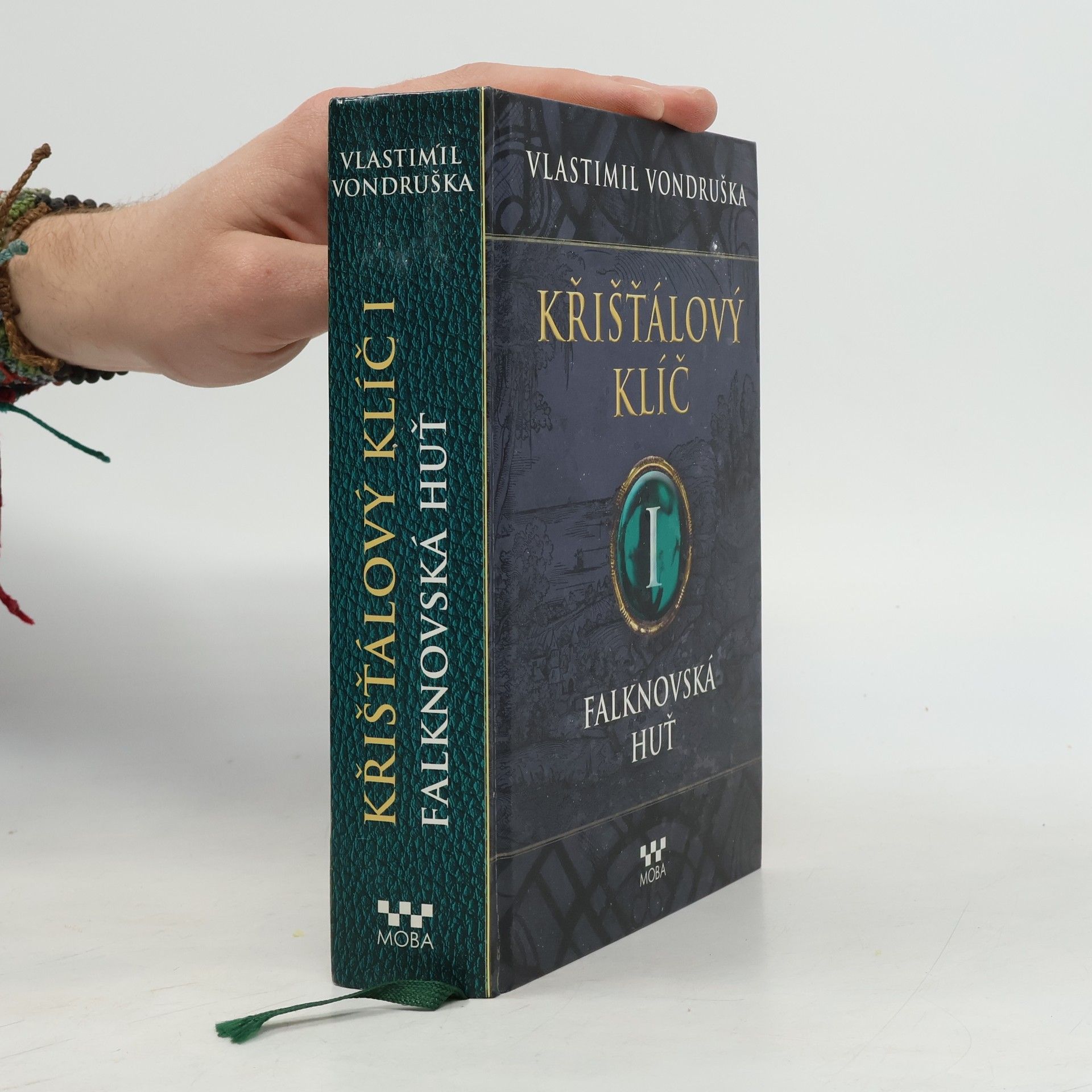 Falknovská huť. Křišťálový klíč. 1. díl