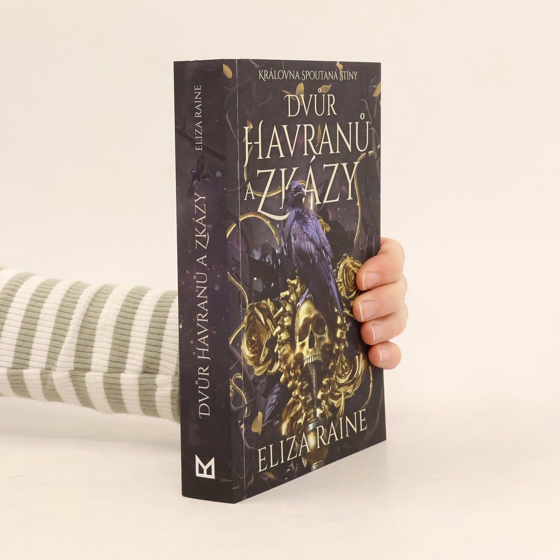 Eliza Raine Dvůr havranů a zkázy