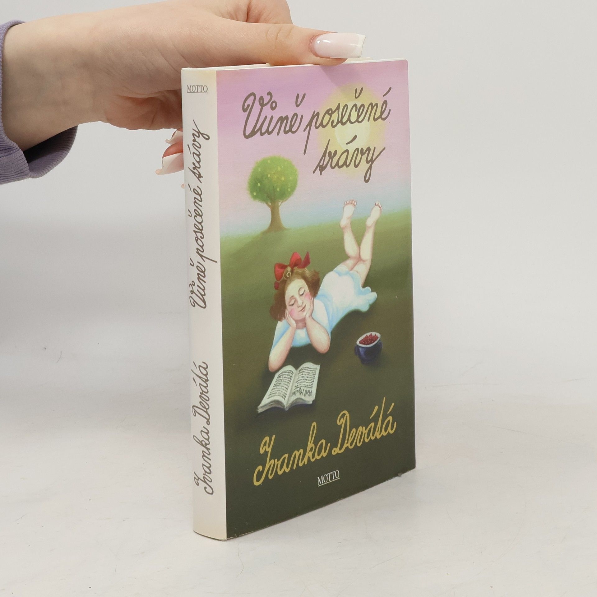 Ivanka Devátá Vůně posečené trávy