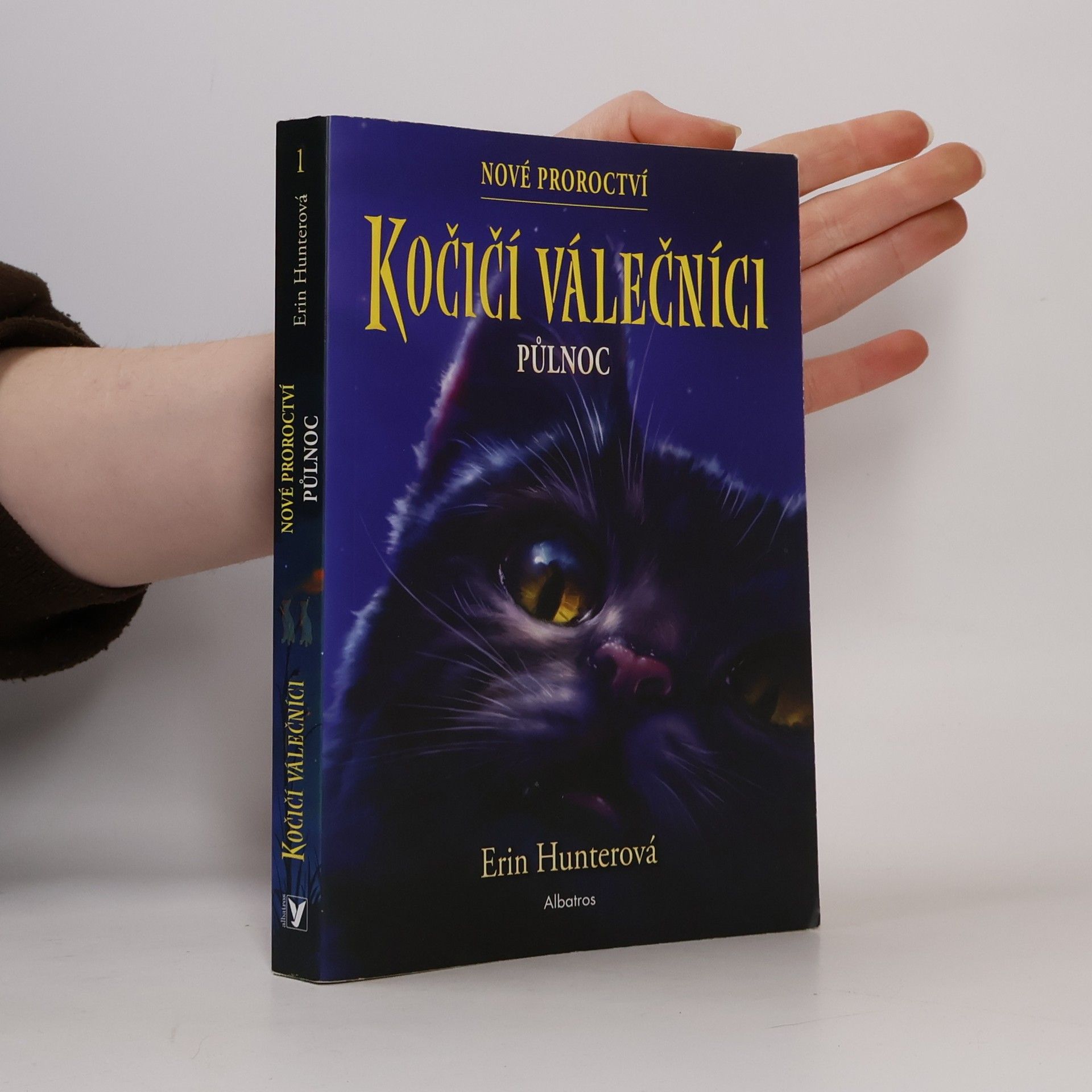 Erin Hunter Půlnoc