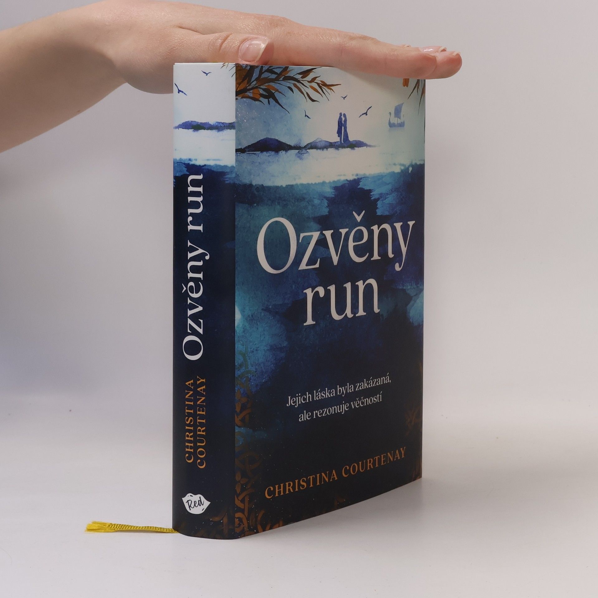 Christina Courtenay Ozvěny run