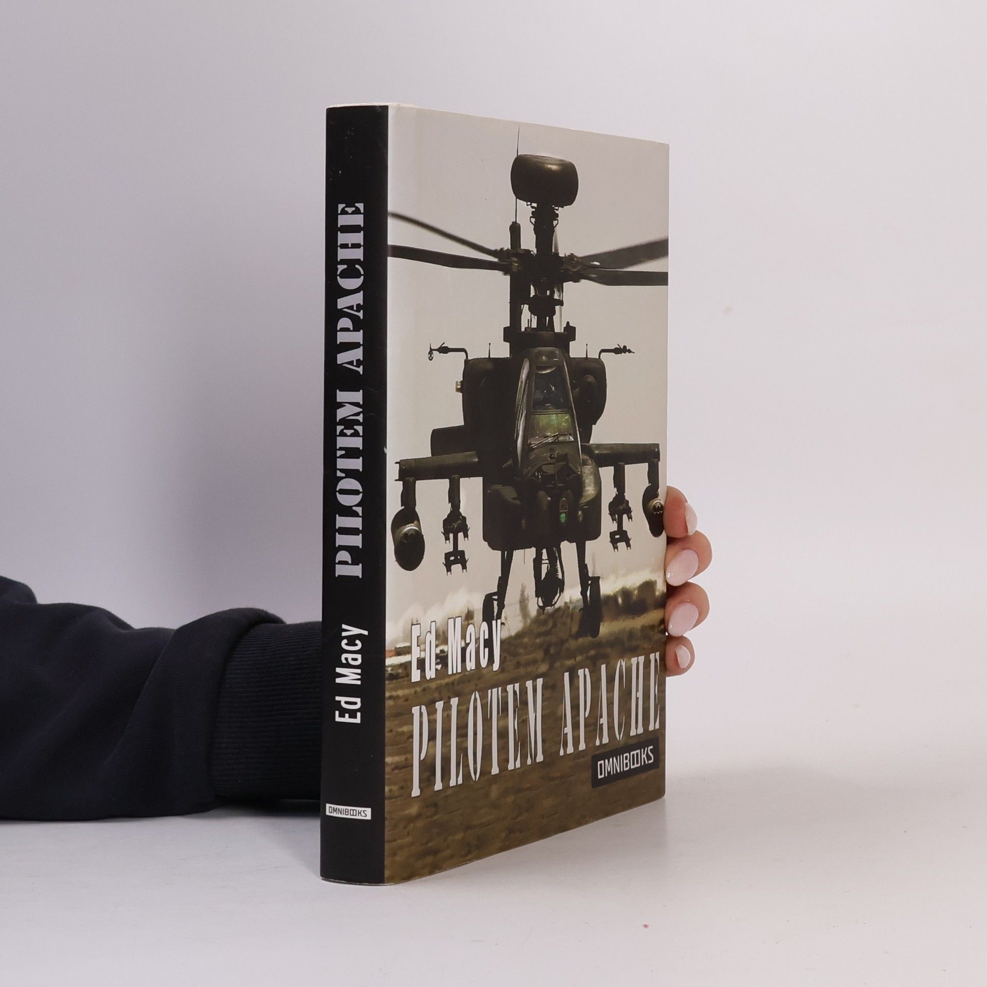 Ed Macy Pilotem Apache