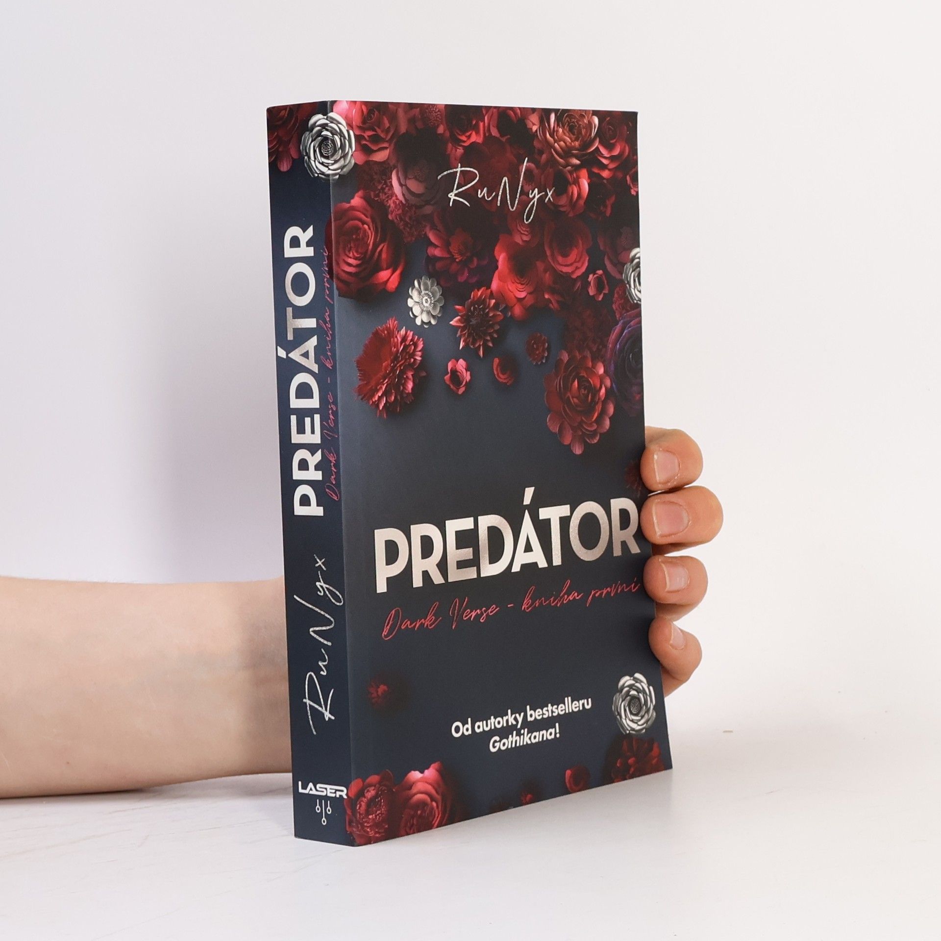 Aleš Procházka Dark Verse. Kniha první, Predátor