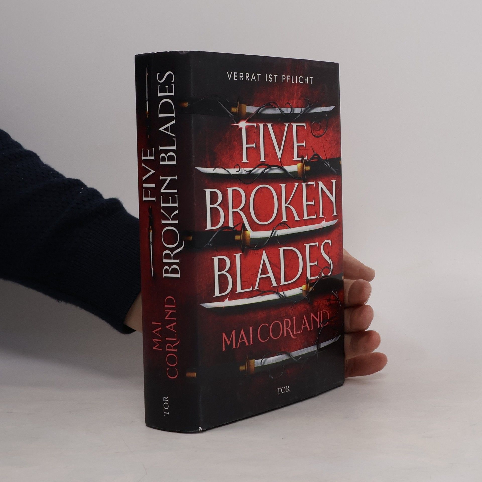 Mai Corland Five Broken Blades