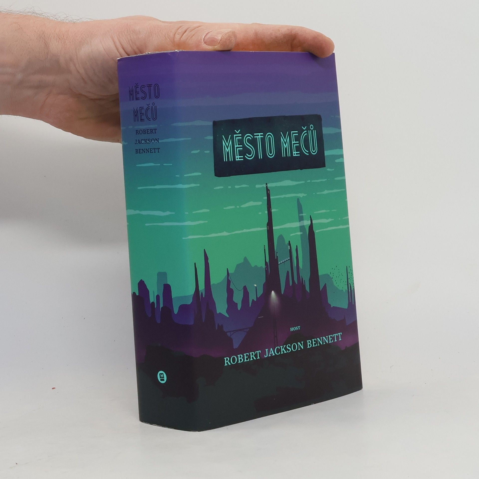 Robert Jackson Bennett Město mečů