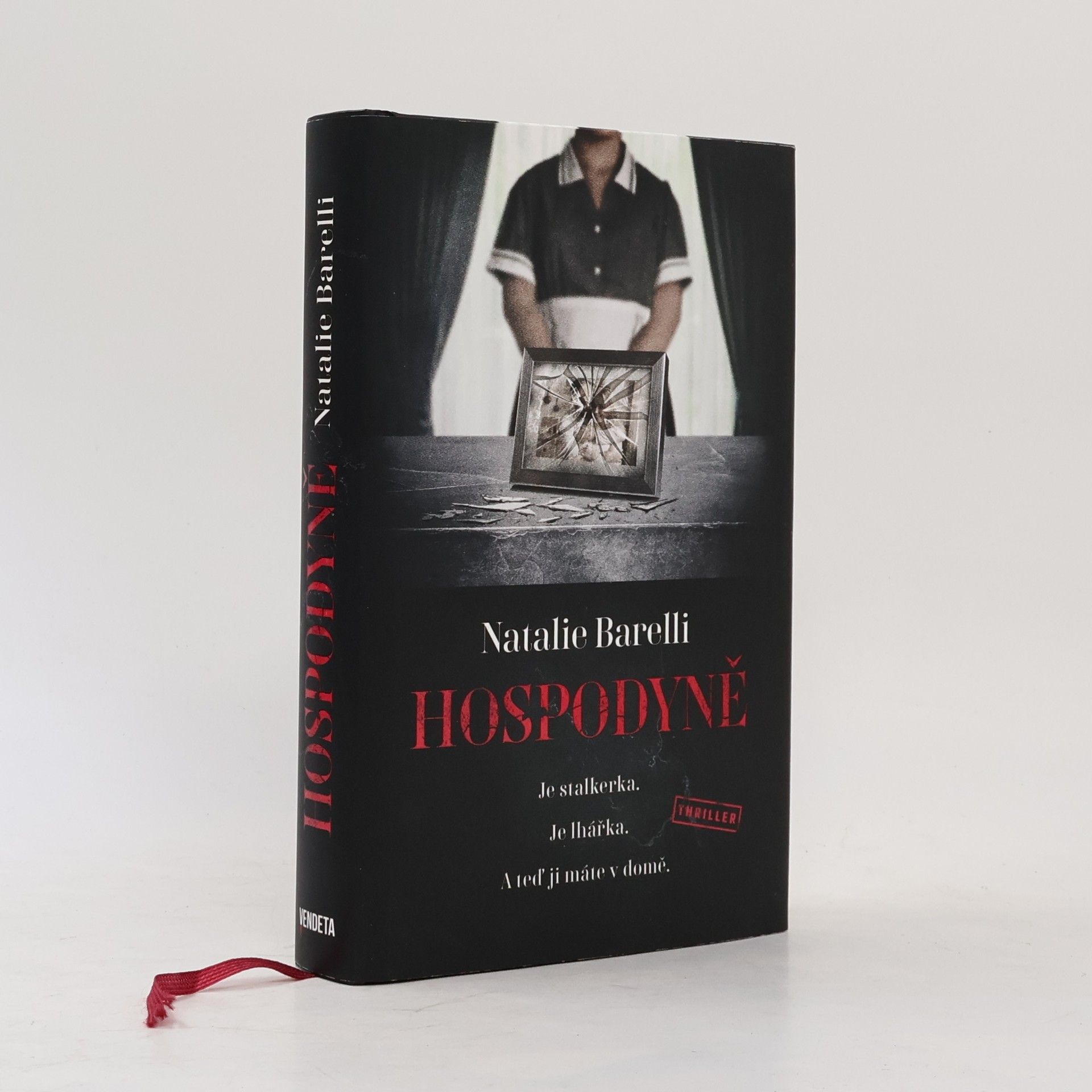 Natalie Barelli Hospodyně