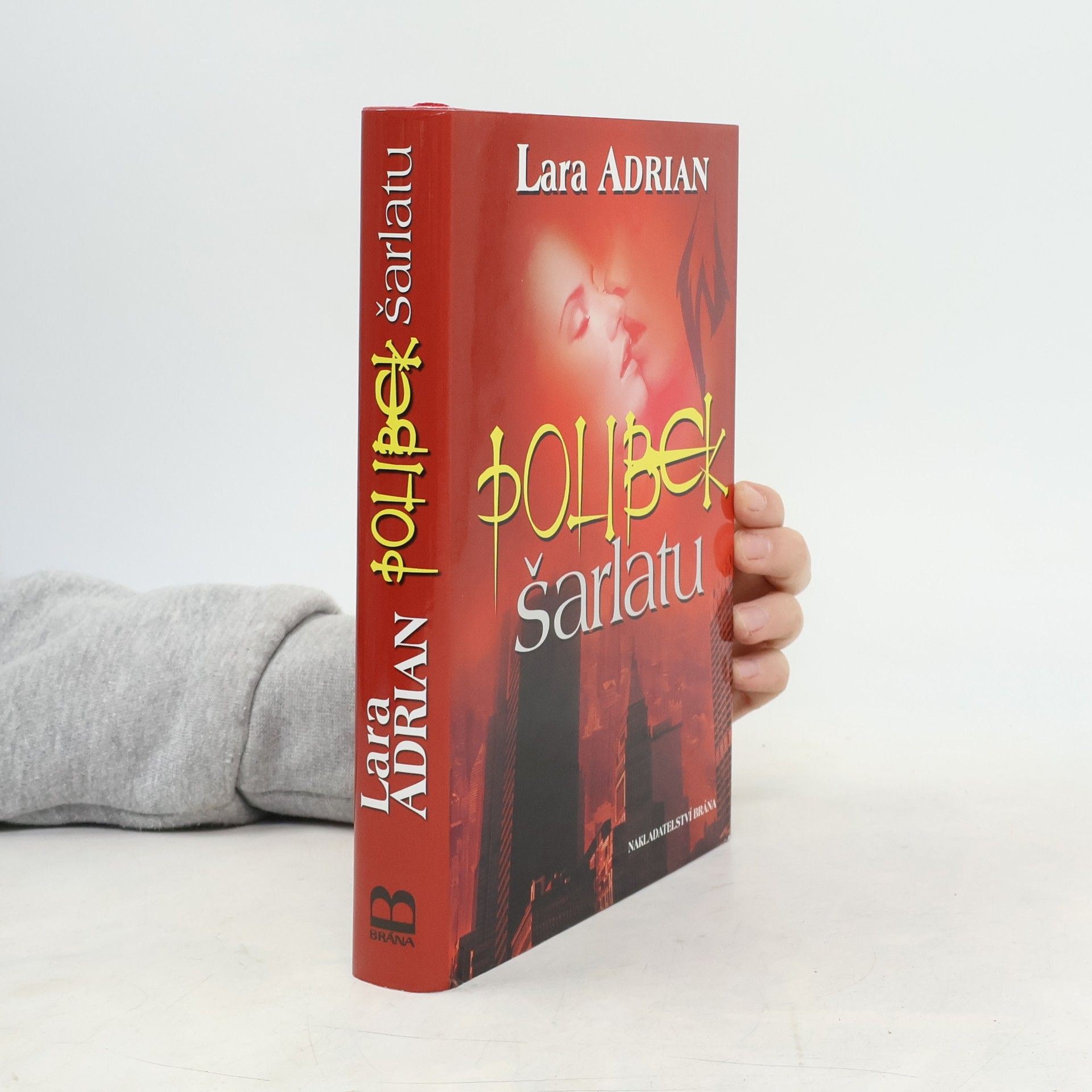 Lara Adrian Polibek šarlatu