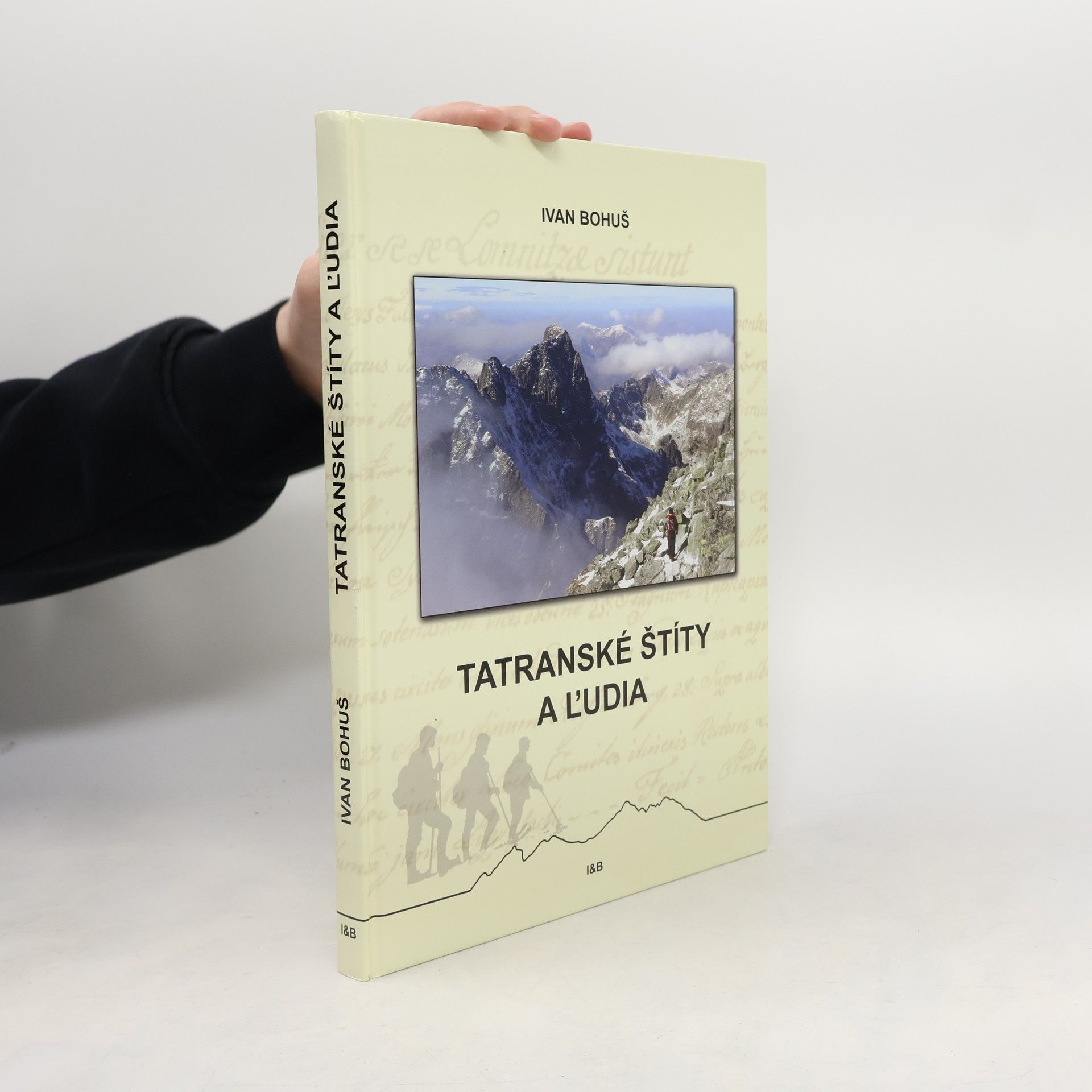 Tatranské štíty a ľudia