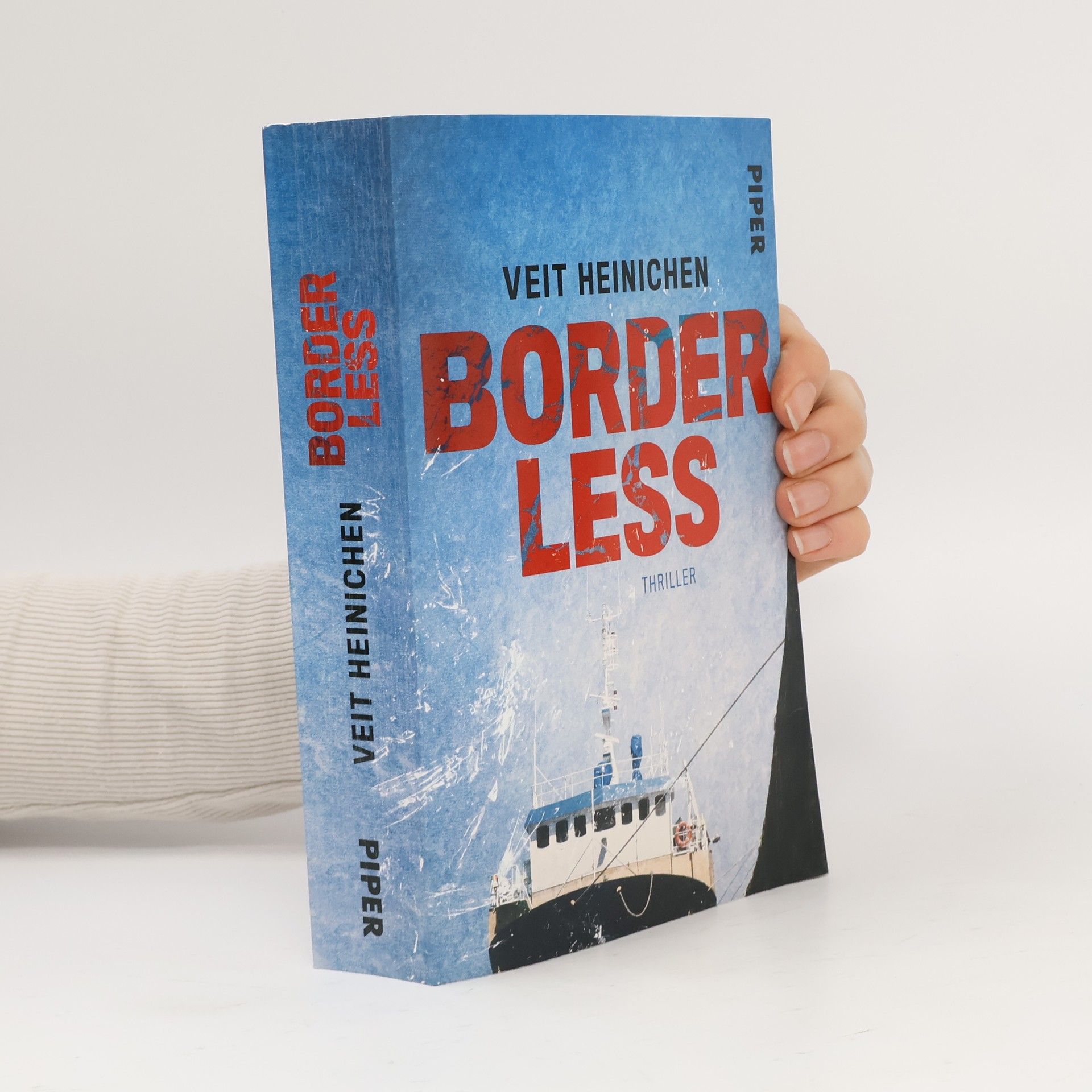 Veit Heinichen Borderless