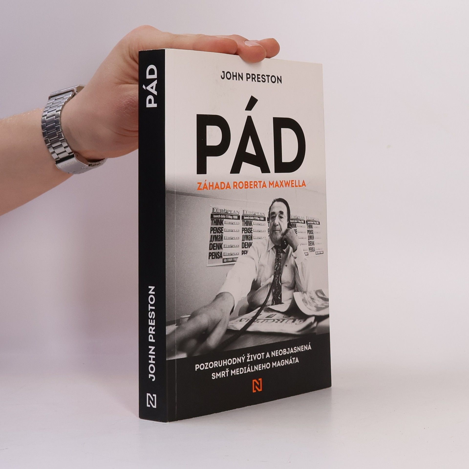 John Preston Pád. Záhada Roberta Maxwella