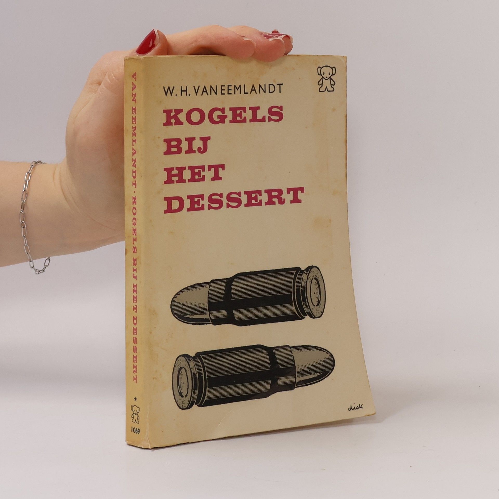 W. H. van Eemlandt Kogels bij het dessert.