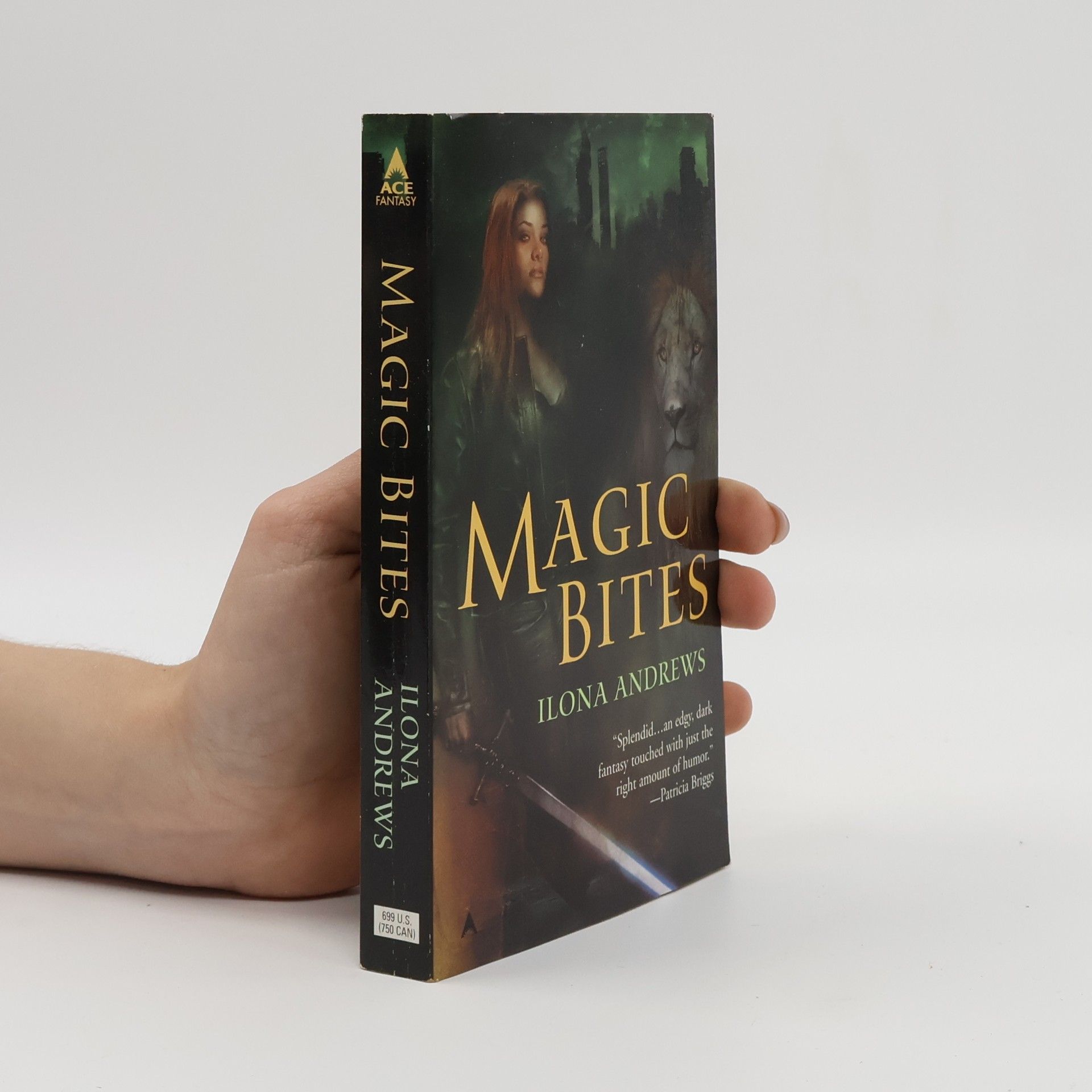 Ilona Andrews Magic bites