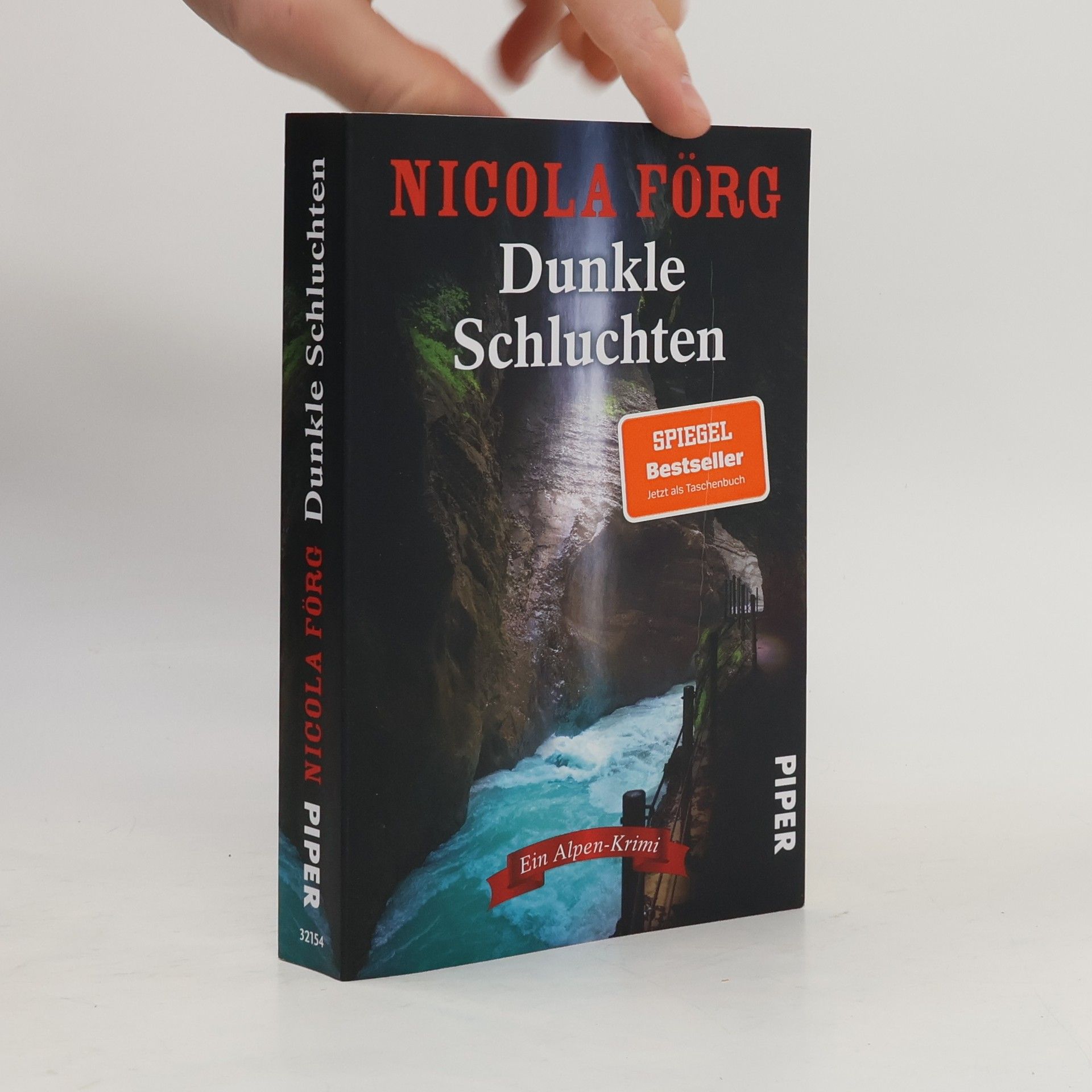 Dunkle Schluchten