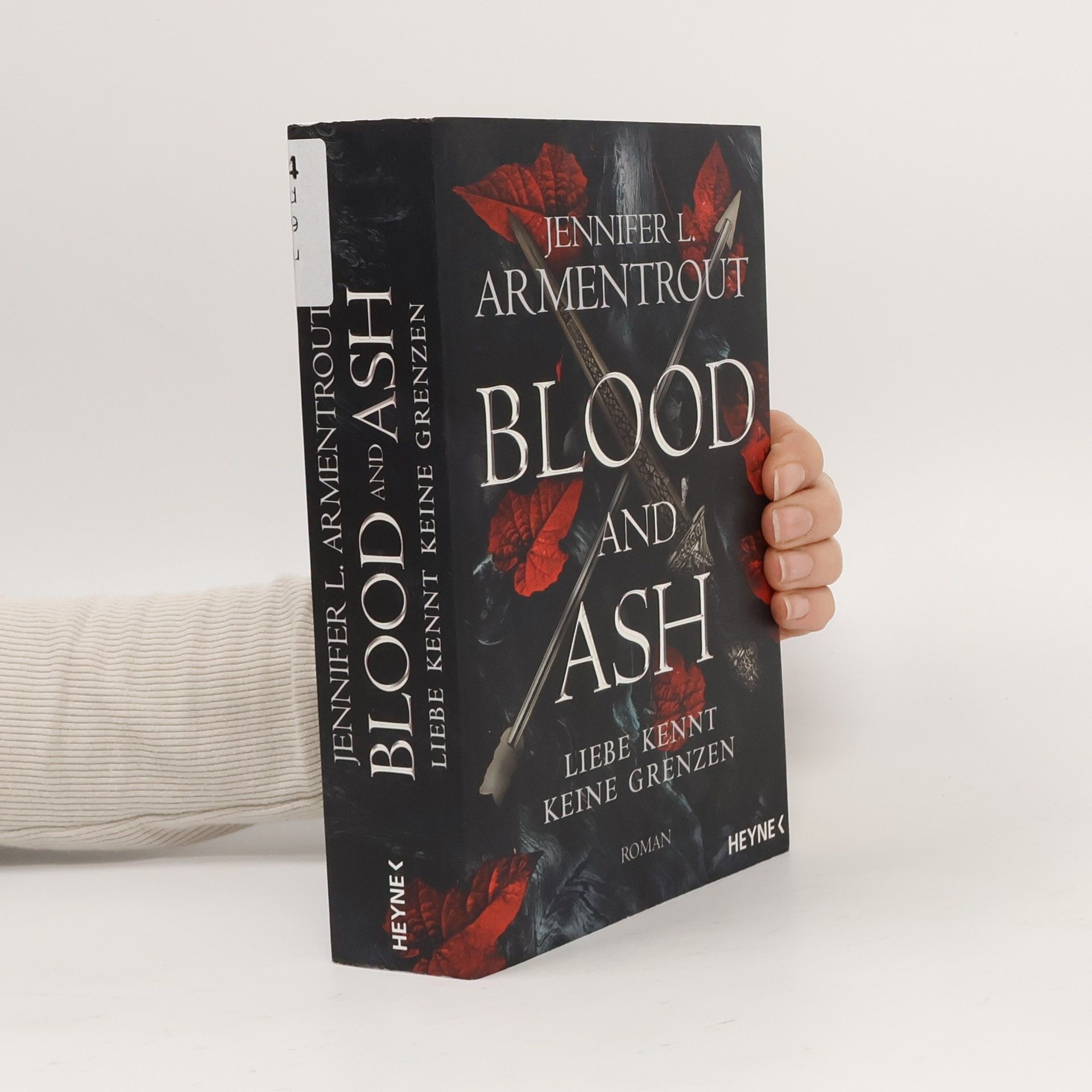 Jennifer L. Armentrout Blood and Ash