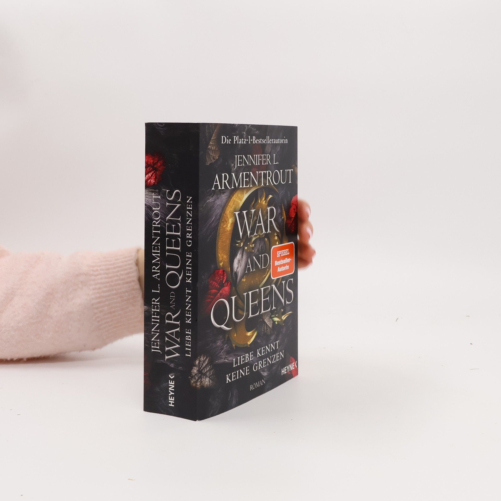 Jennifer L. Armentrout War and Queens