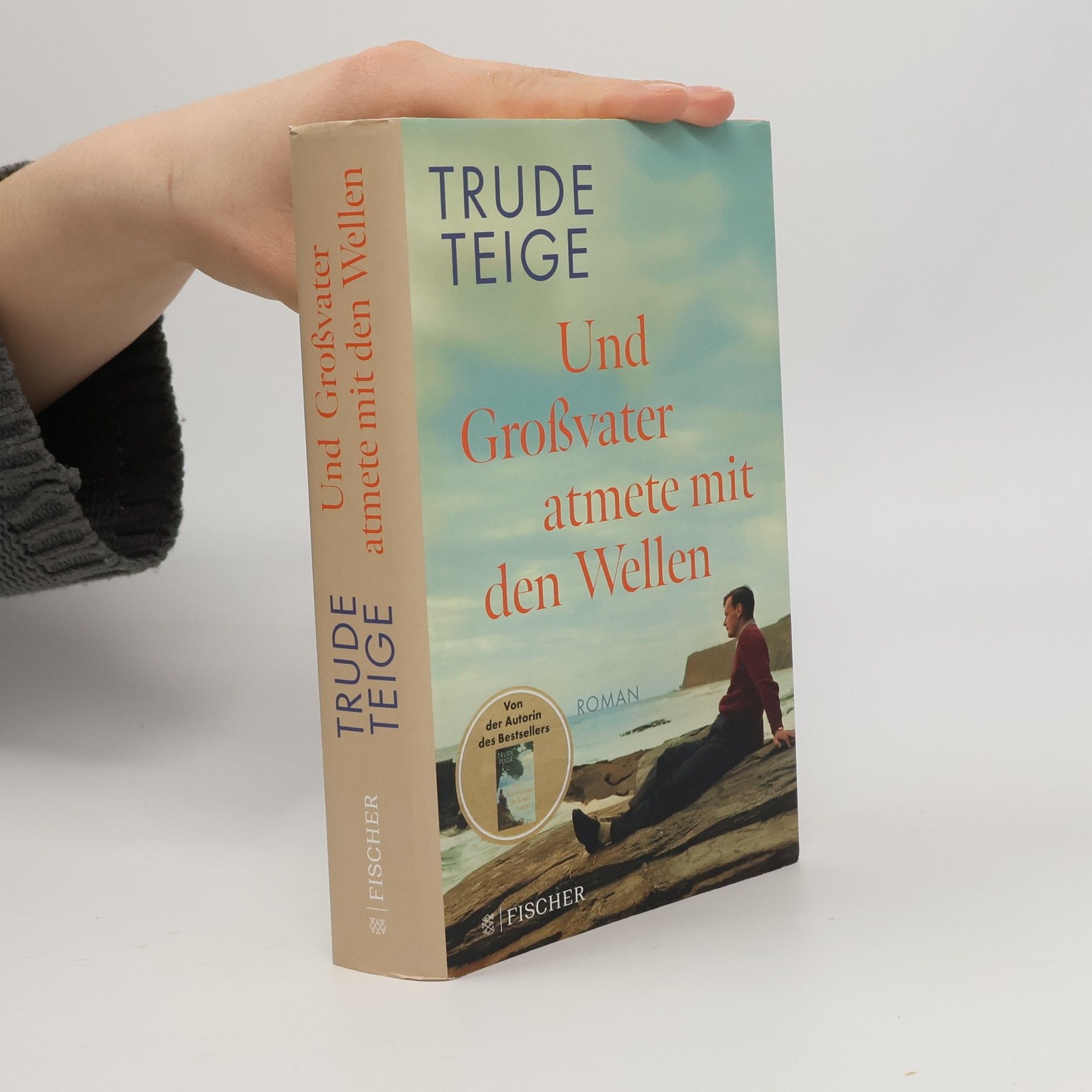 Trude Teige Und Großvater atmete mit den Wellen