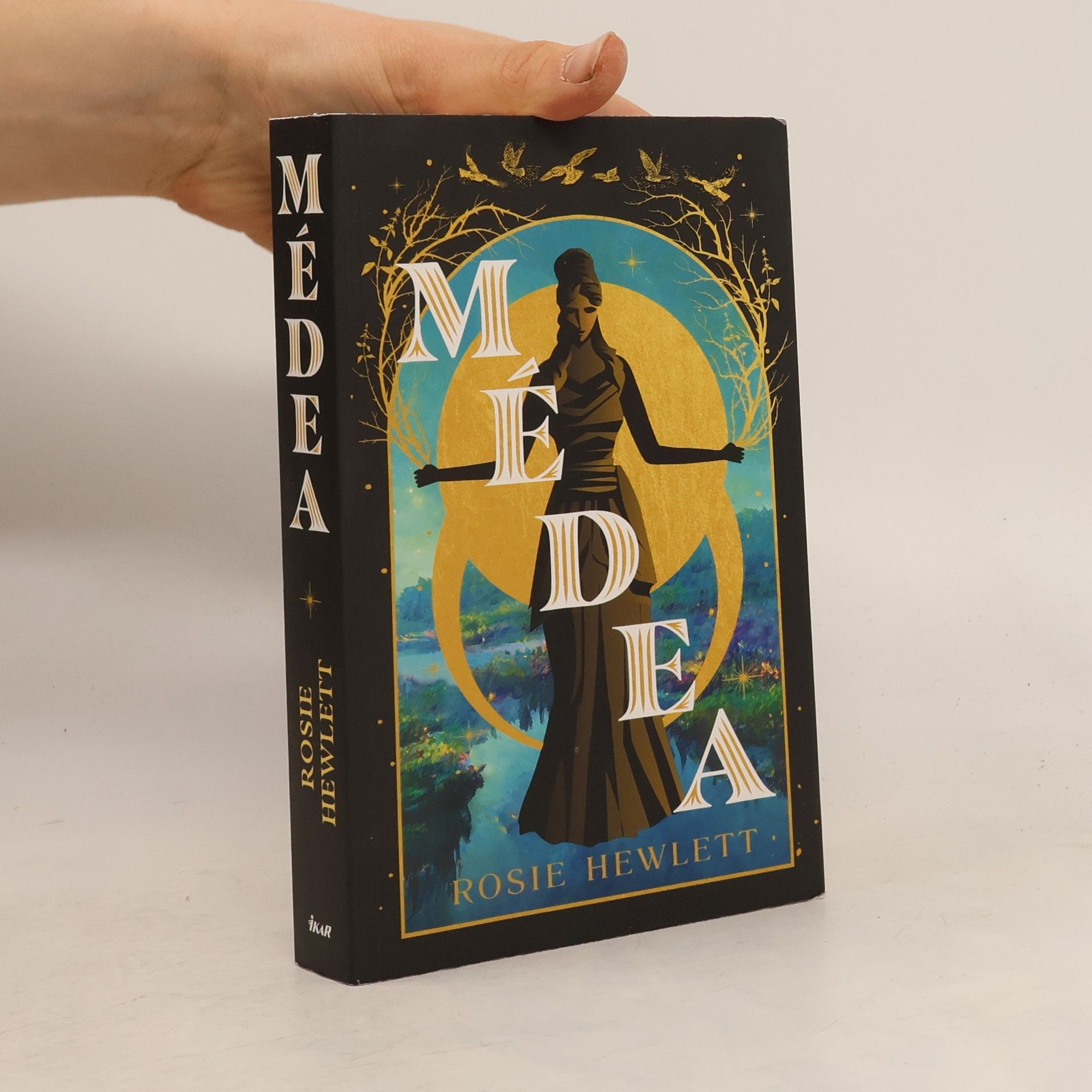 Rosie Hewlett Médea