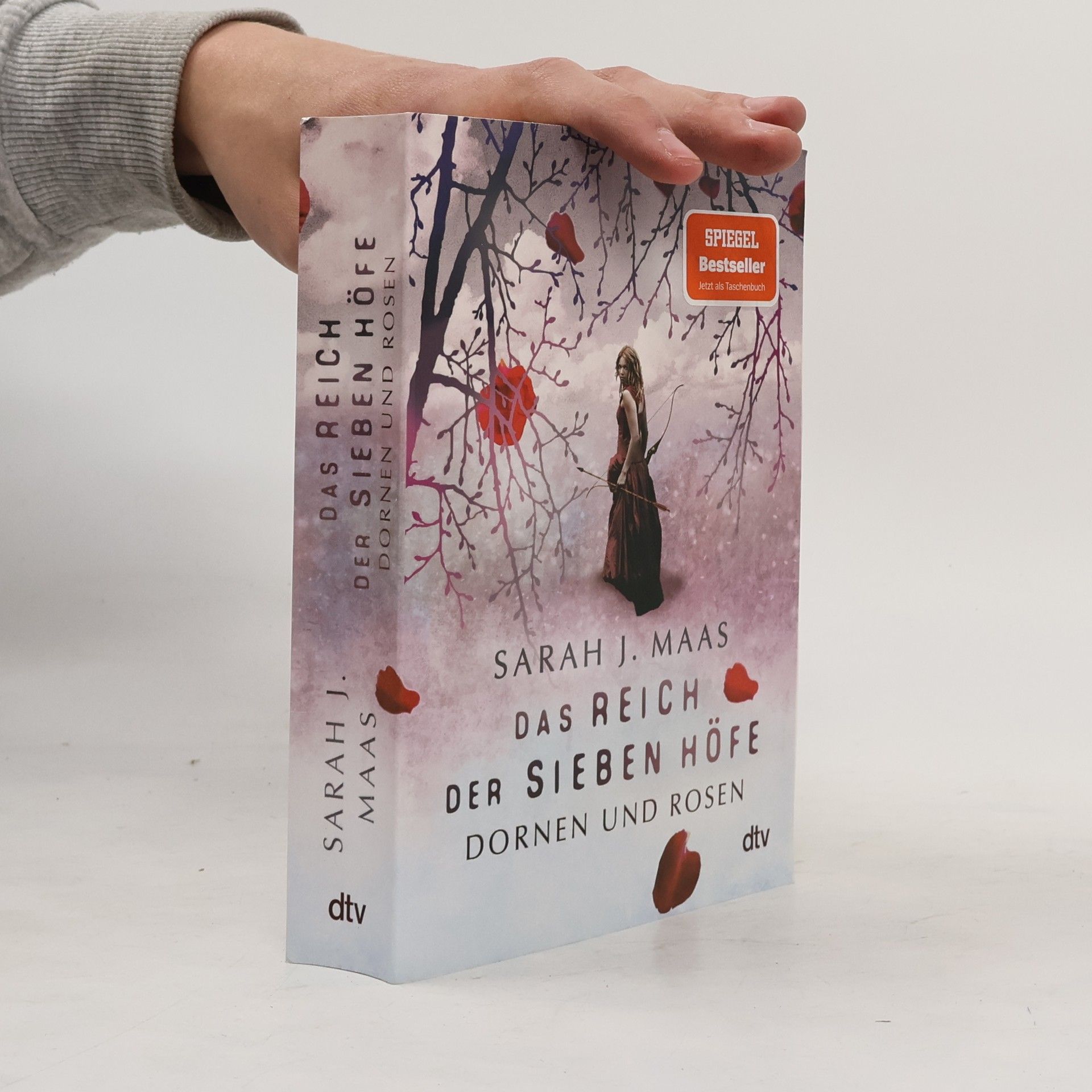 Sarah J. Maas Das Reich der sieben Höfe. Dornen und Rosen