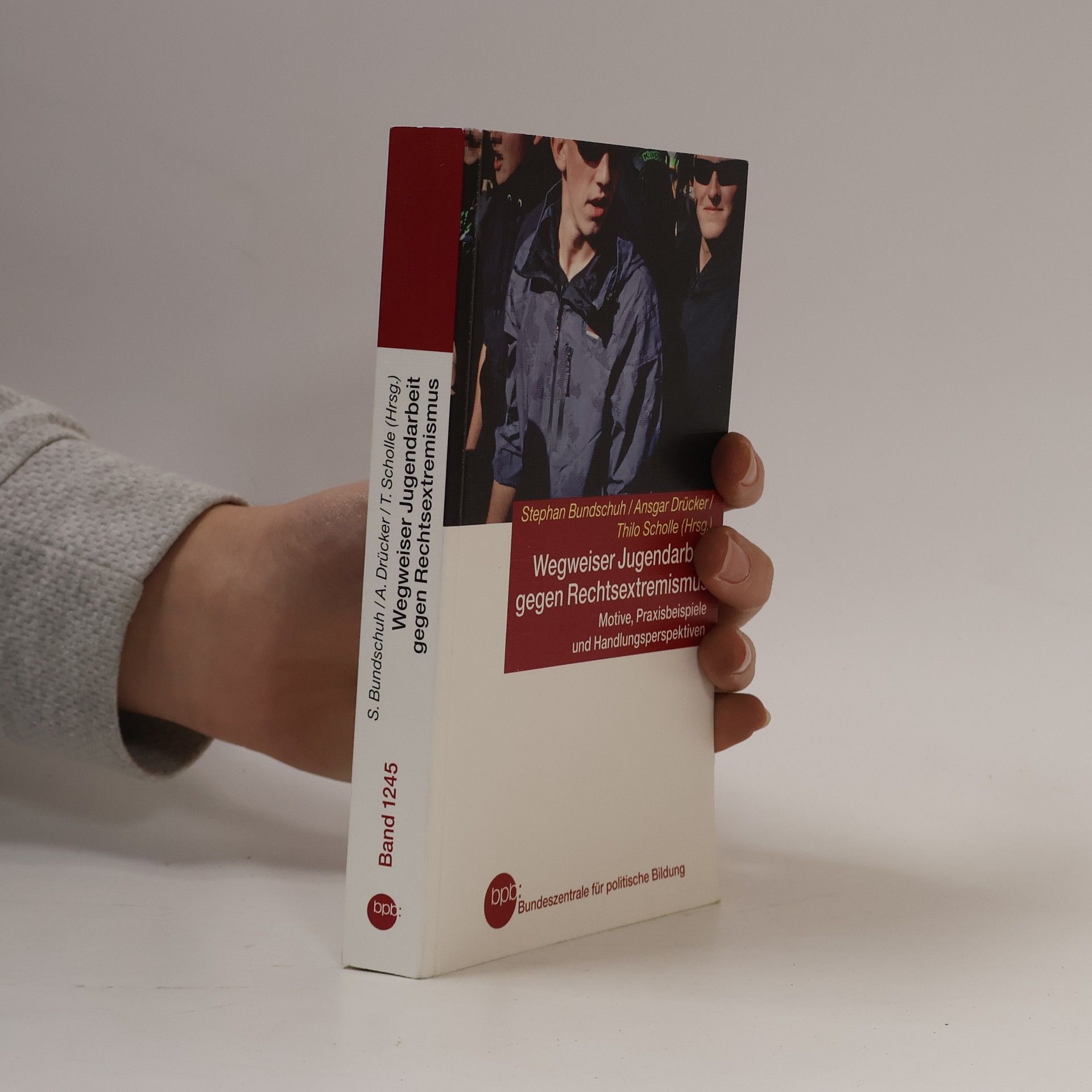 Stephan Bundschuh Wegweiser Jugendarbeit gegen Rechtsextremismus