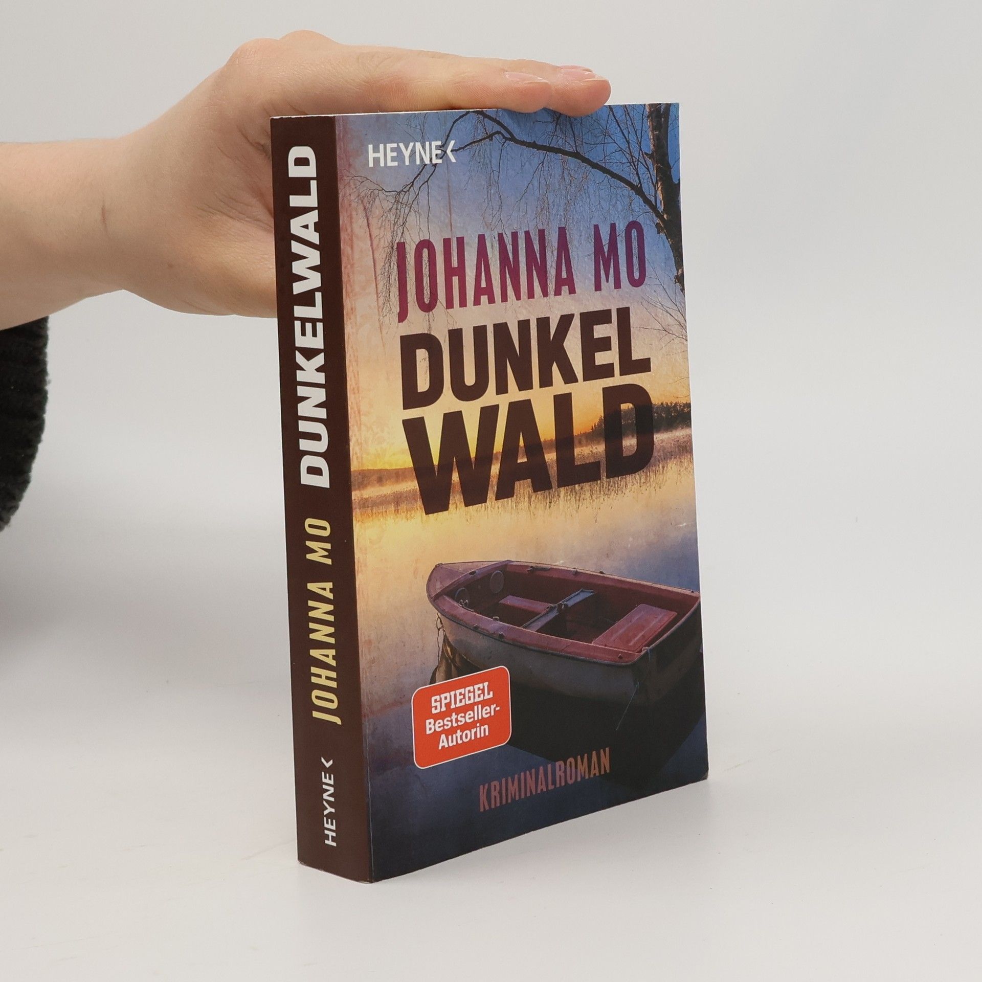 Johanna Mo Dunkelwald