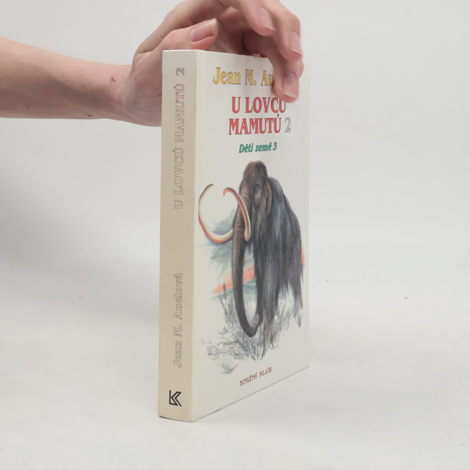 Jean M. Auelová Děti země 3 - U lovců mamutů 2