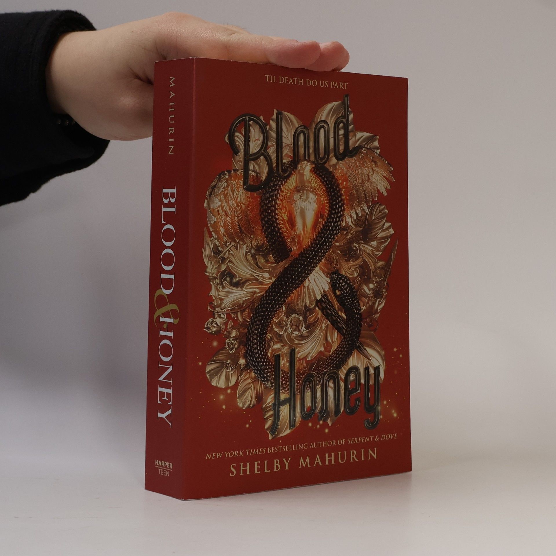 Shelby Mahurin Blood & Honey