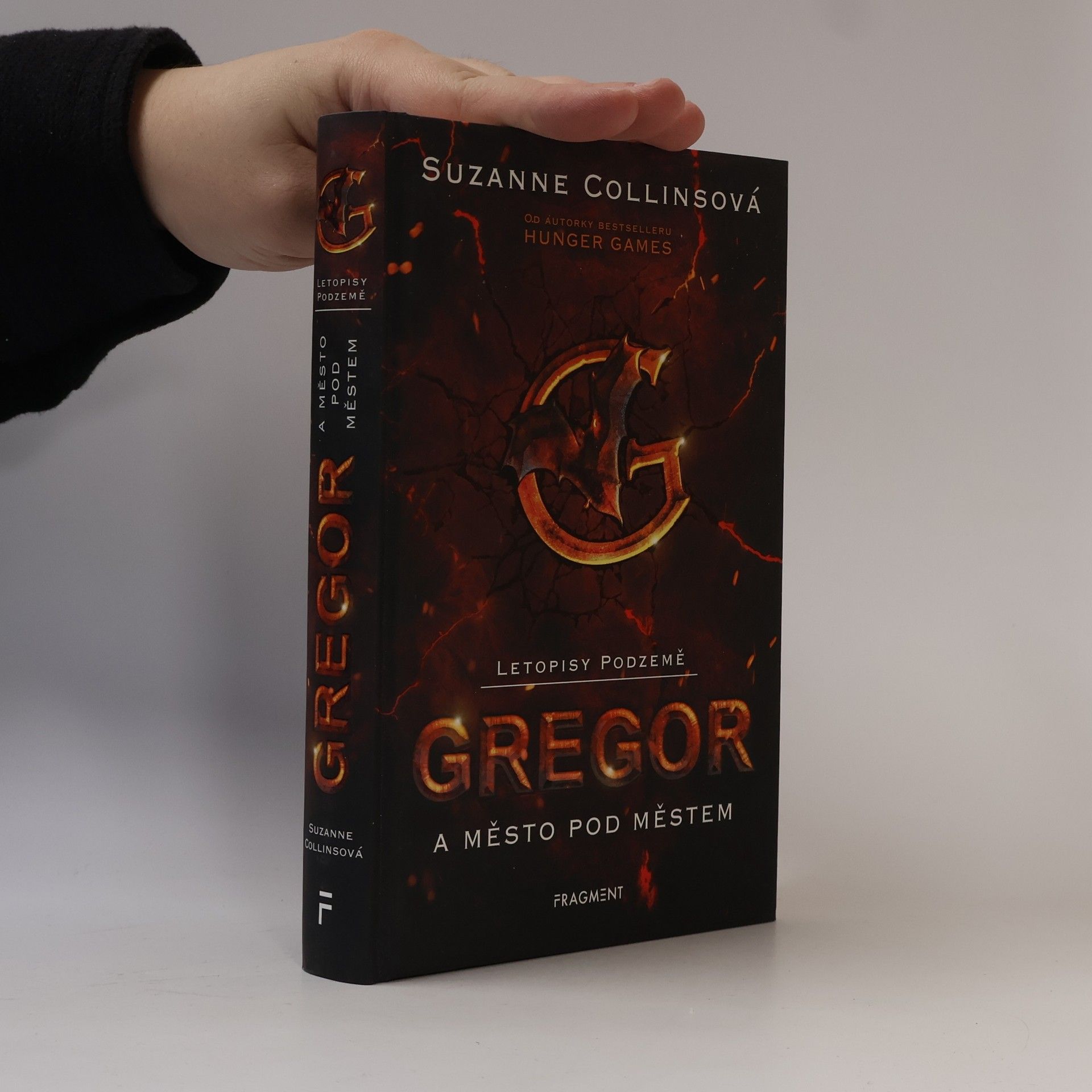 Suzanne Collins Letopisy Podzemě. Gregor a město pod městem