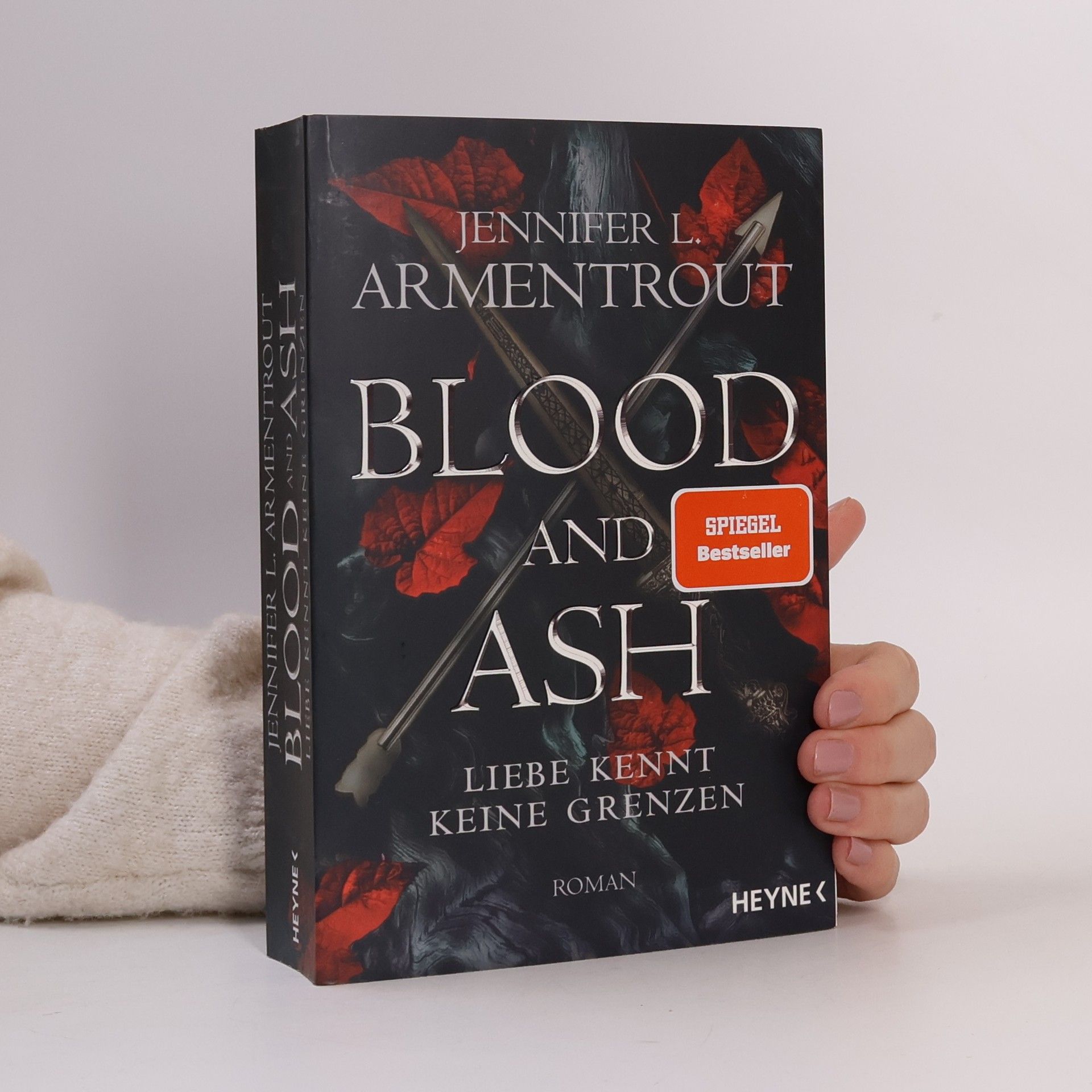 Jennifer Armentrout Blood and Ash