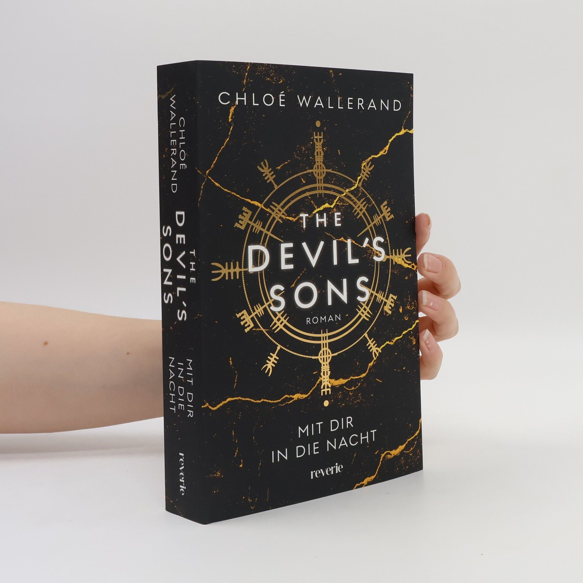 Chloé Wallerand The Devil's Sons 3